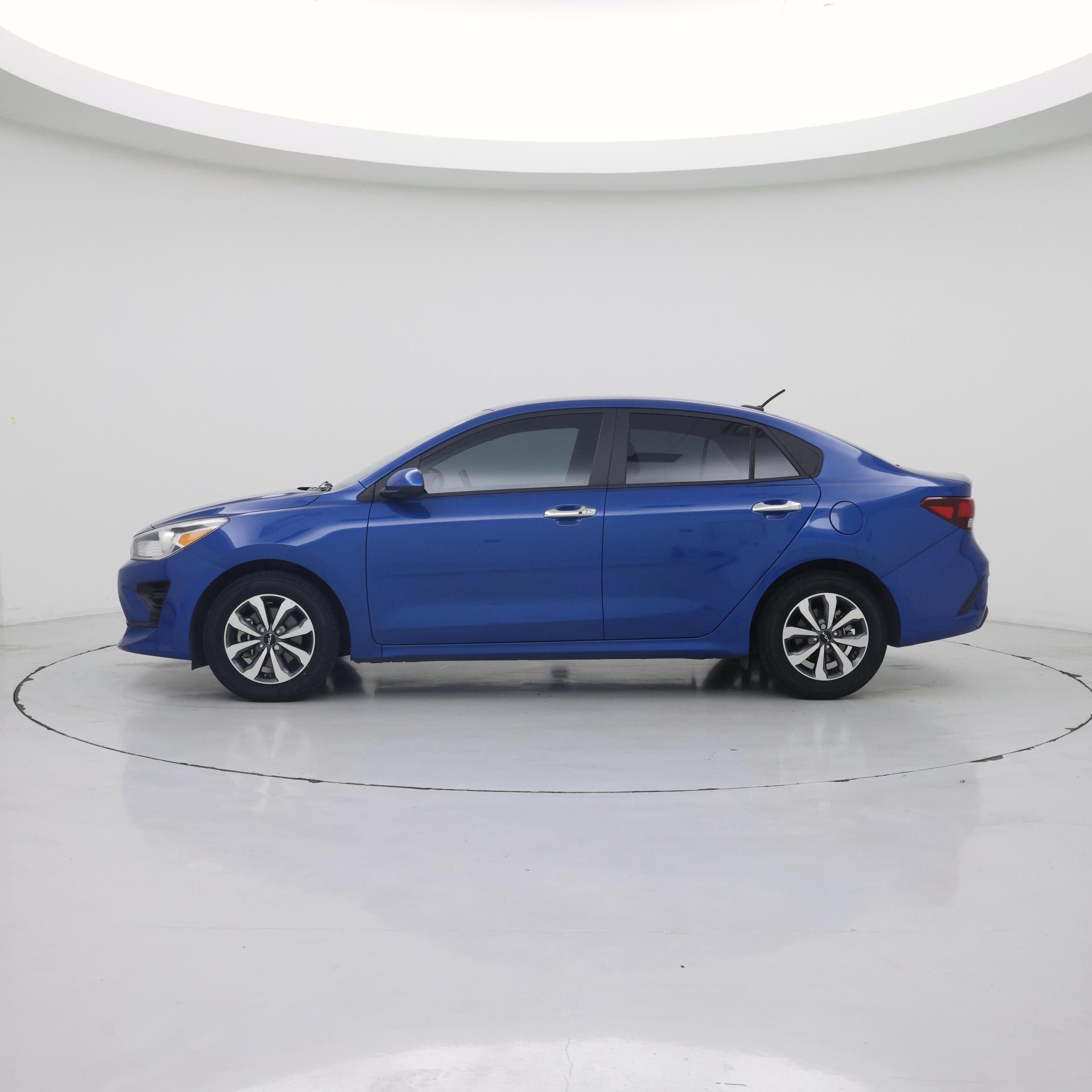 Thumbnail: 2023 Kia Rio - 3