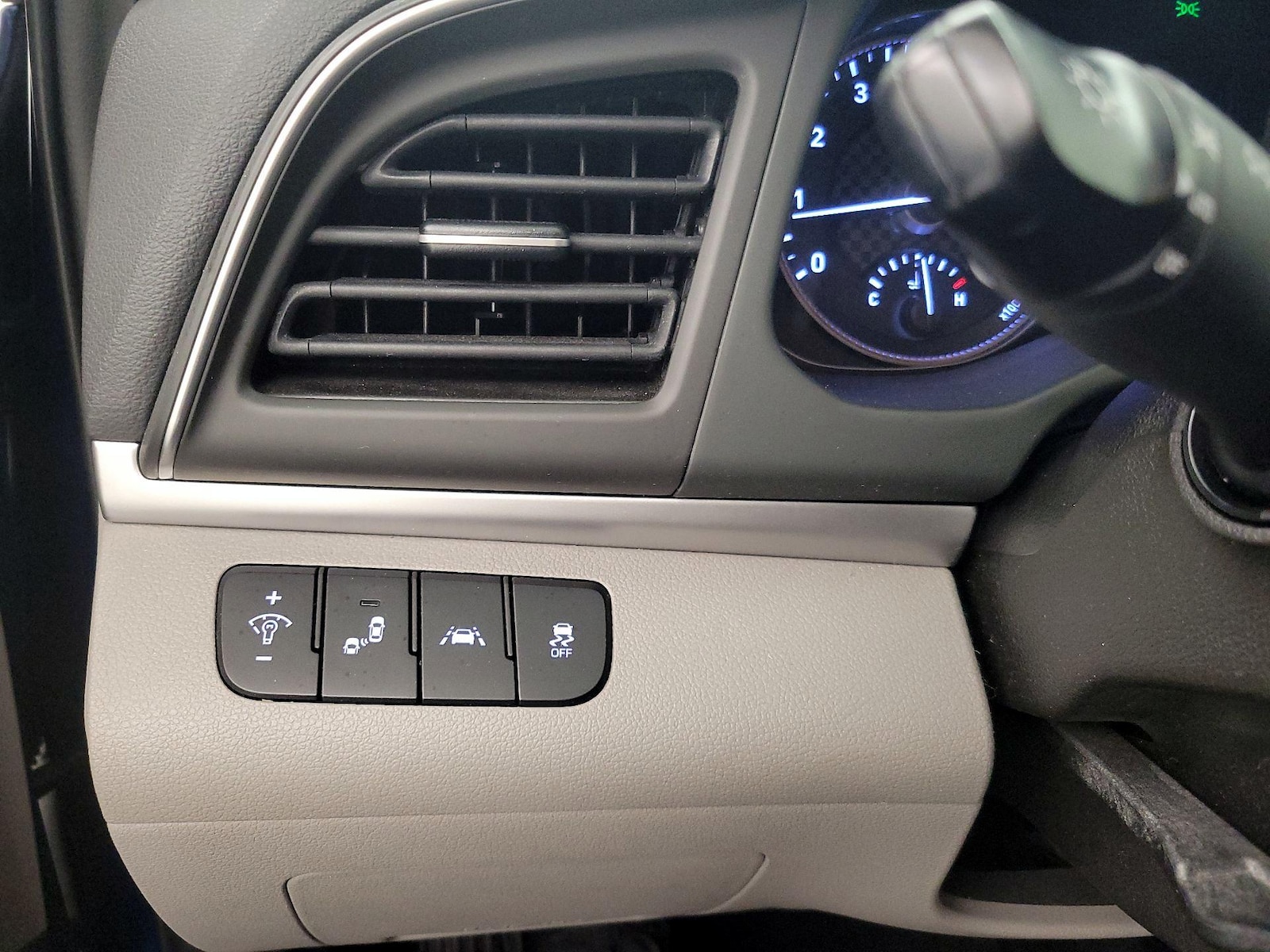 2019 Hyundai Elantra SEL - Photo 14