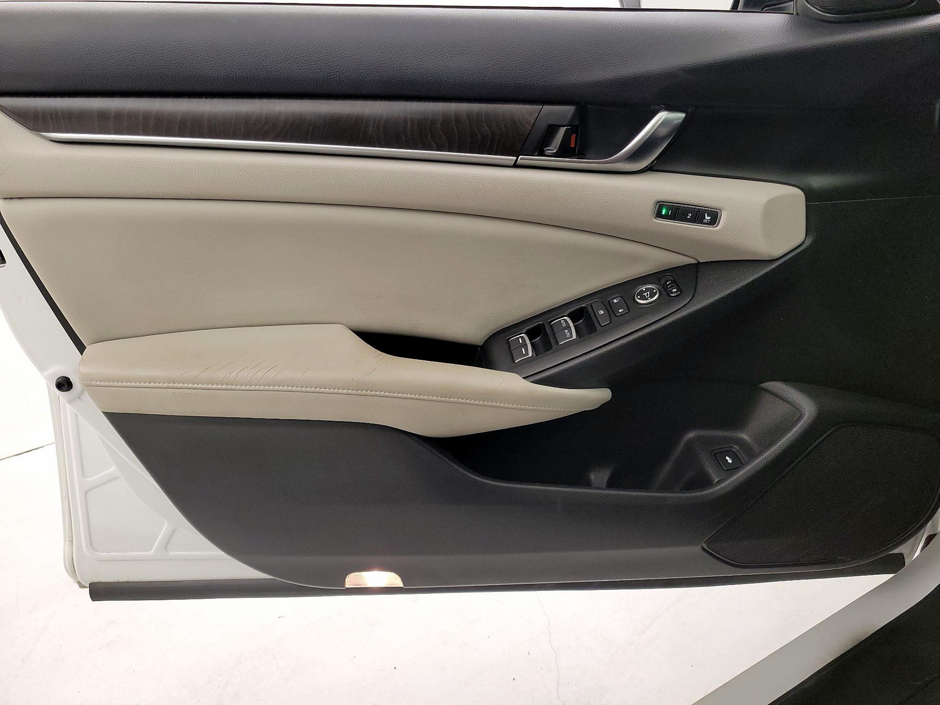 Thumbnail: 2018 Honda Accord - 12