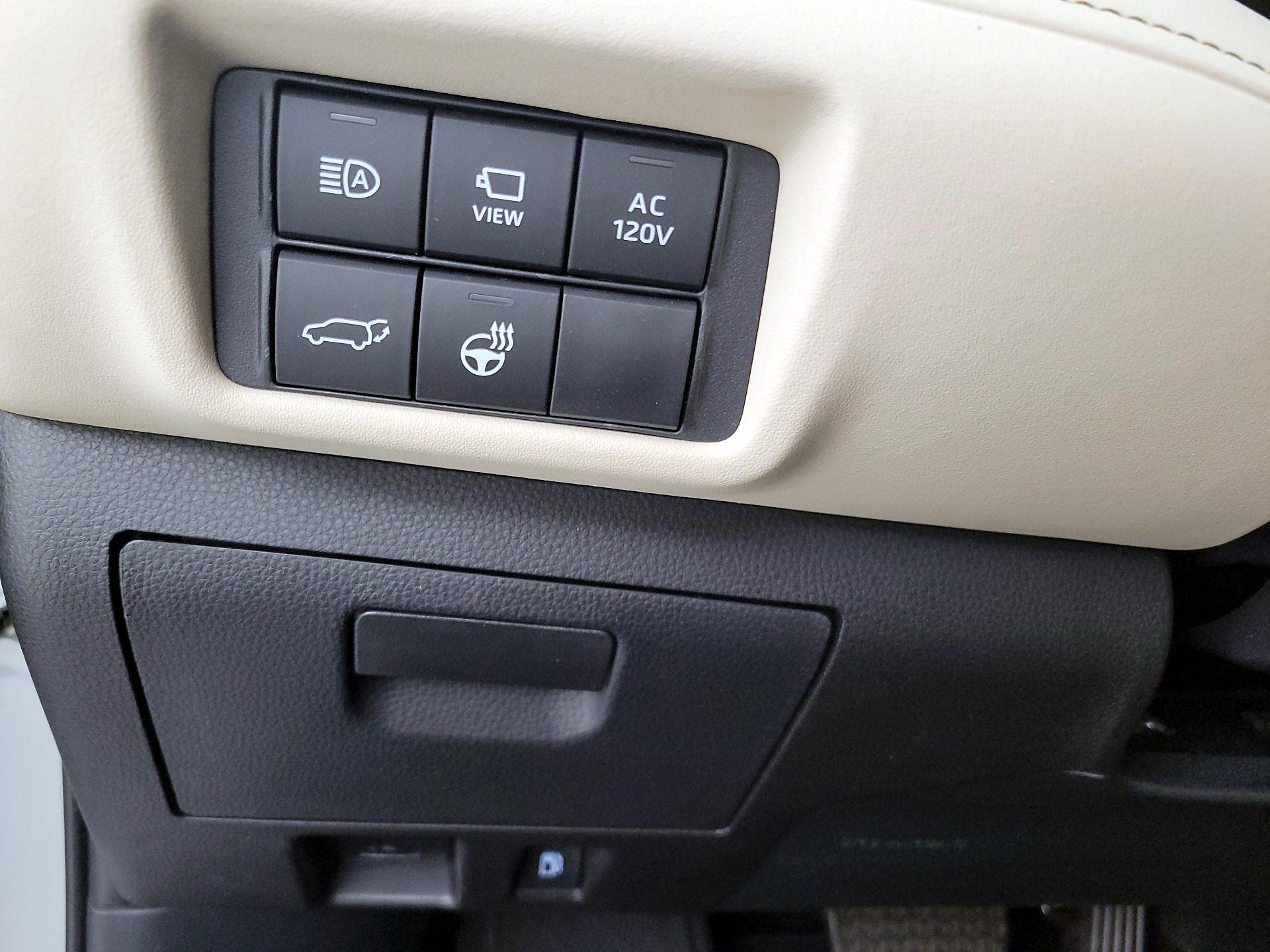 Thumbnail: 2024 Toyota Highlander - 13