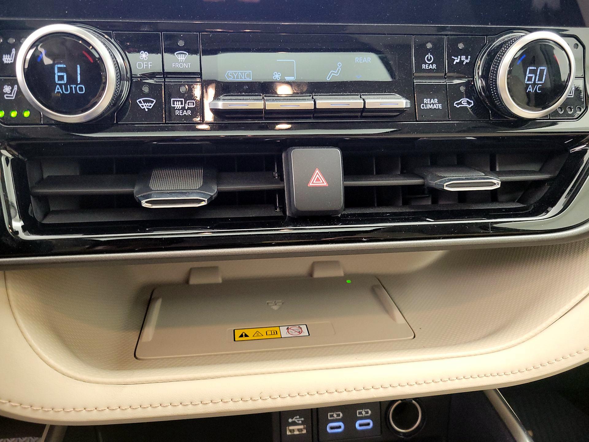 Thumbnail: 2024 Toyota Highlander - 16