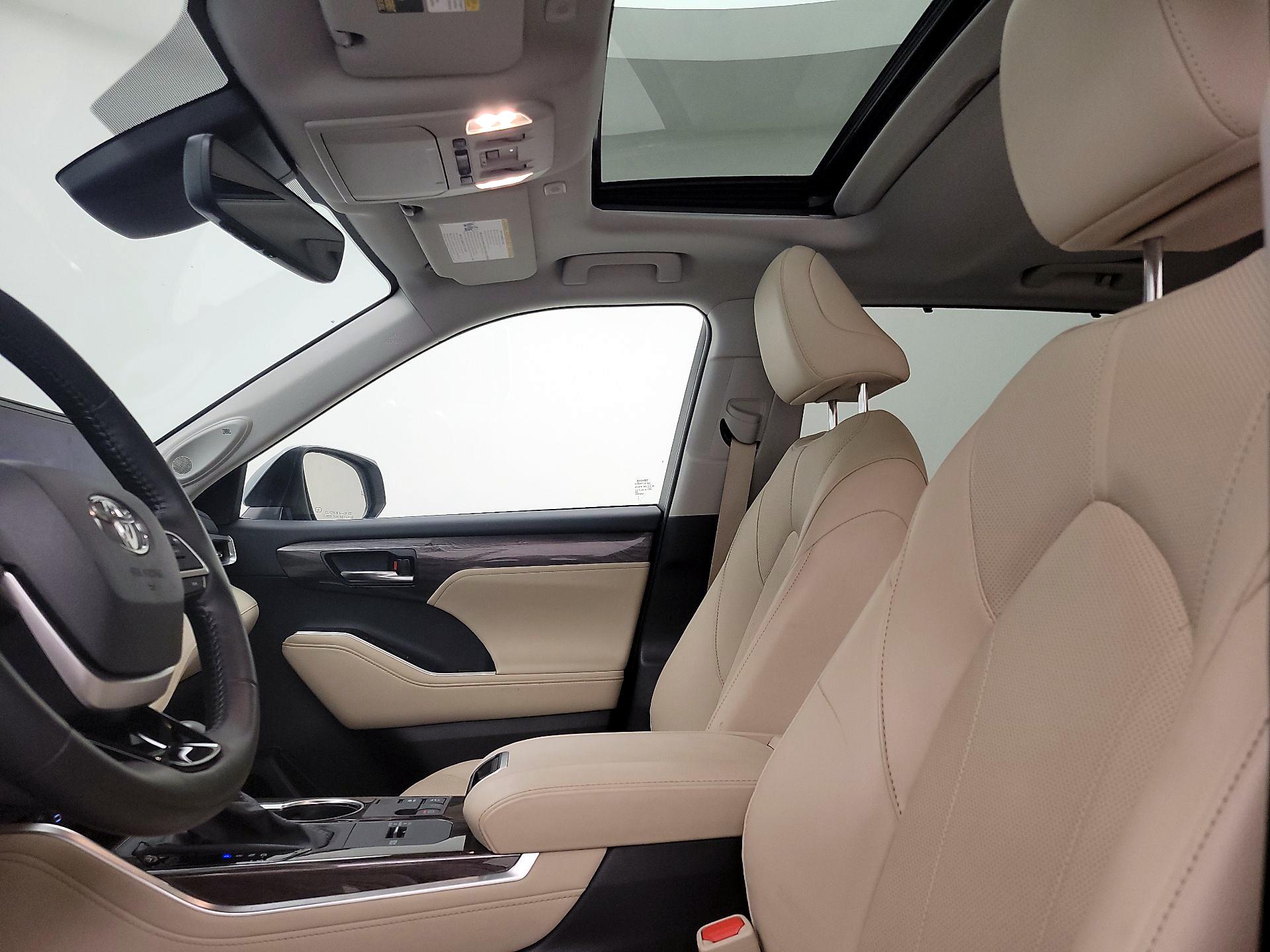 Thumbnail: 2024 Toyota Highlander - 19