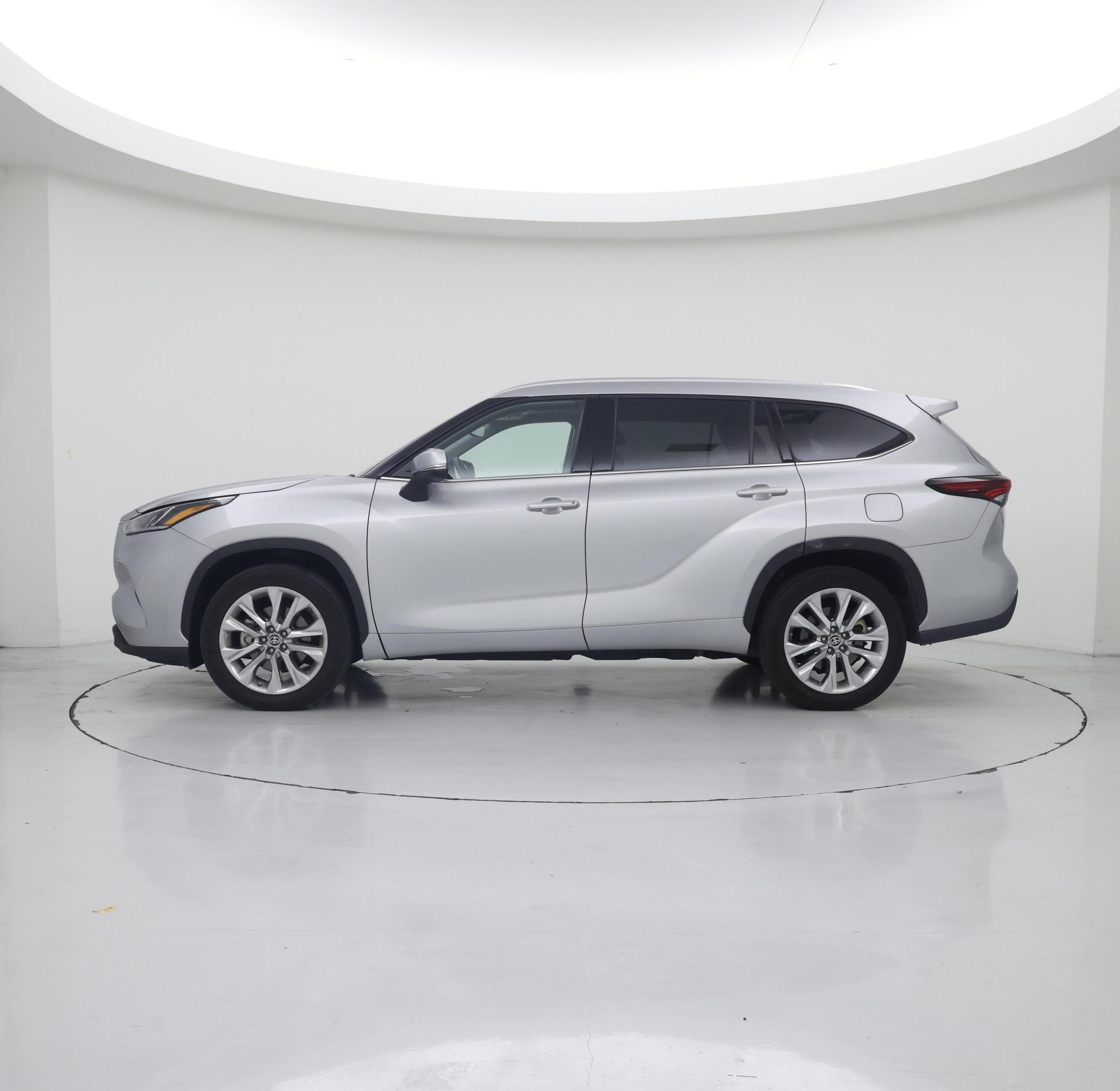 Thumbnail: 2024 Toyota Highlander - 3