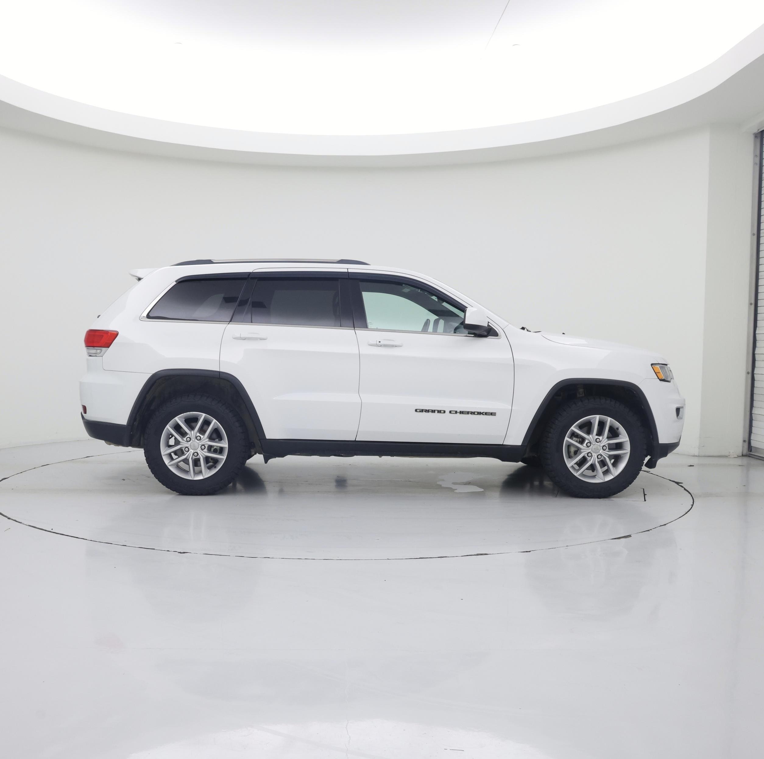 Thumbnail: 2017 Jeep Grand Cherokee - 7