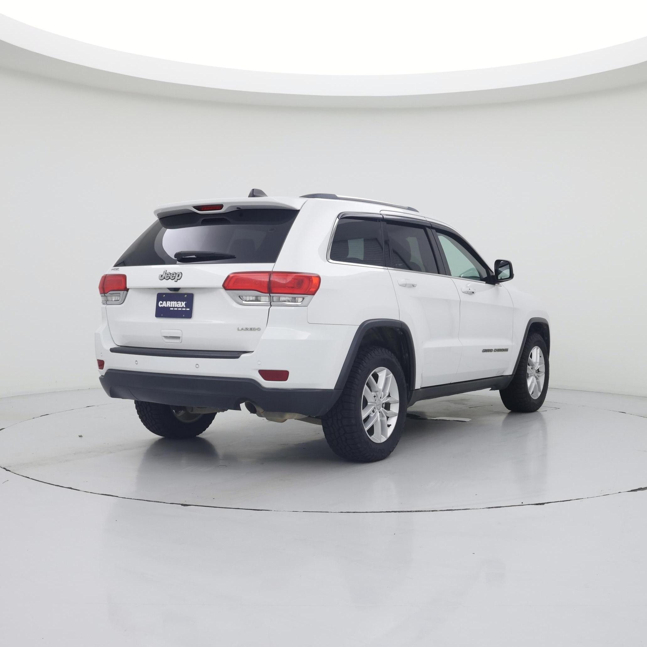 Thumbnail: 2017 Jeep Grand Cherokee - 8