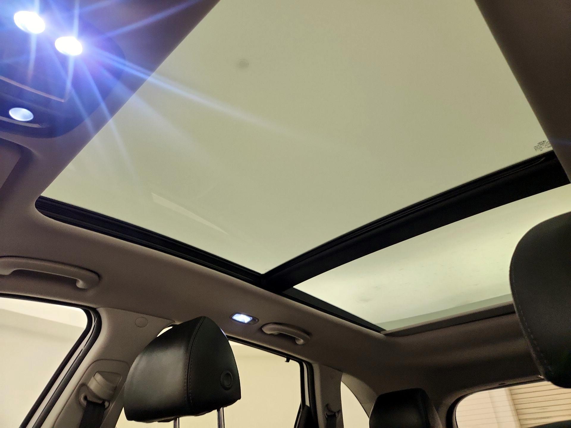 Thumbnail: 2018 Kia Sorento - 19