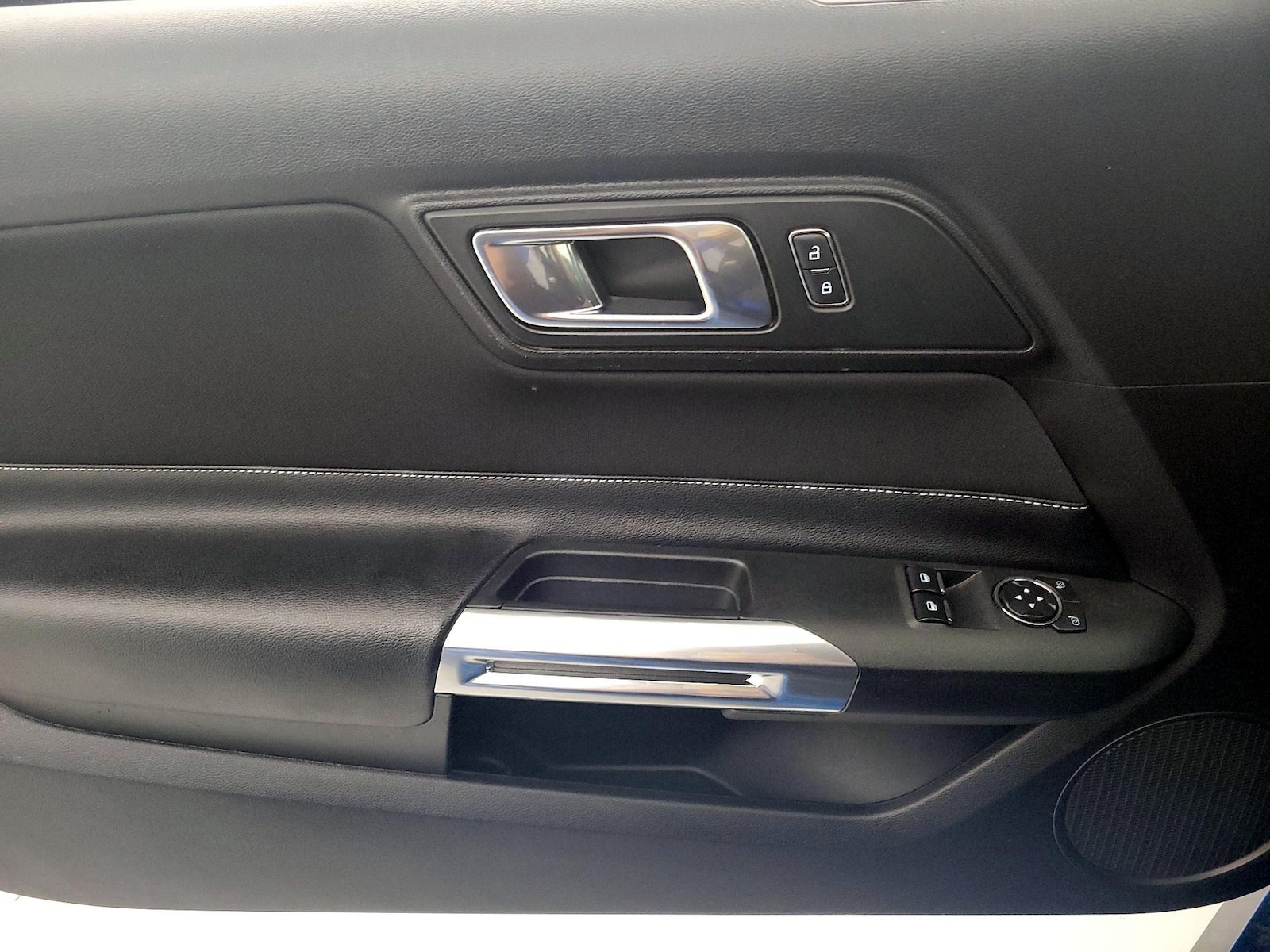 2021 Ford Mustang GT - Photo 13