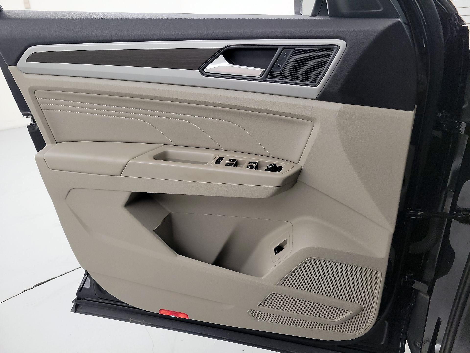Thumbnail: 2023 Volkswagen Atlas - 12