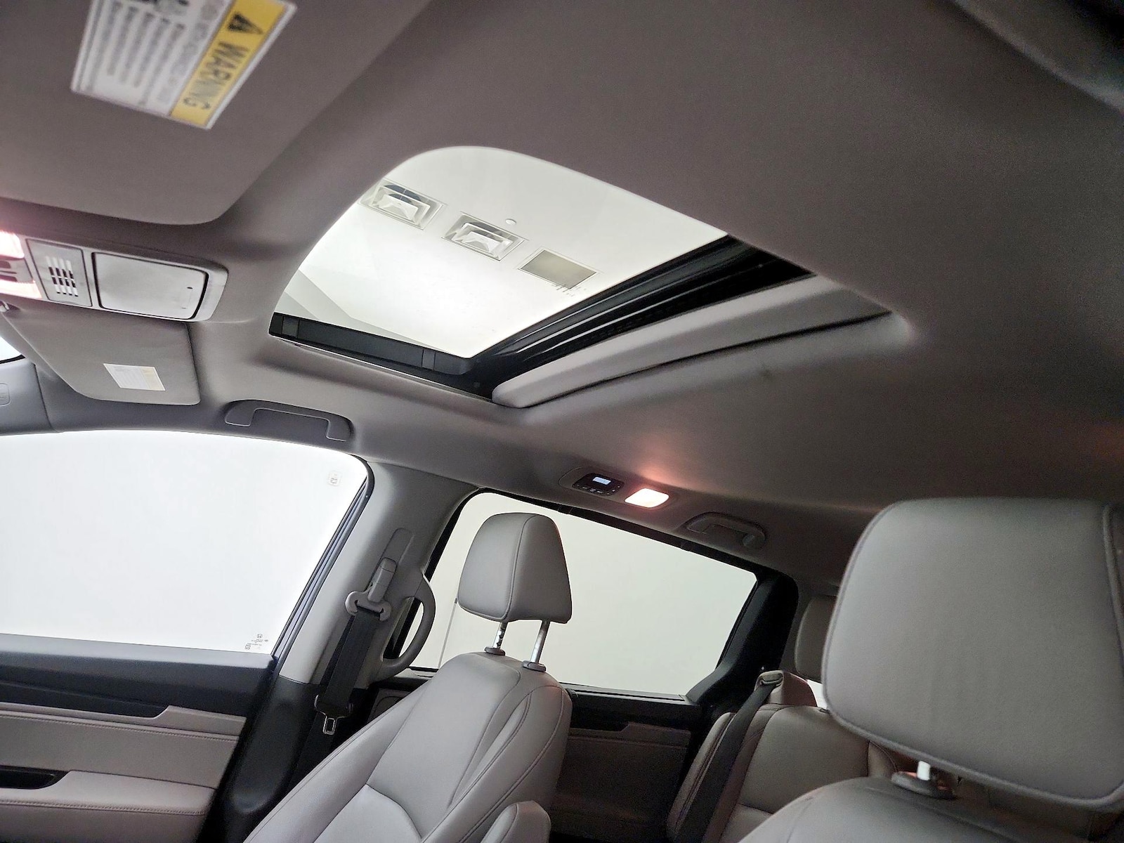 Sunroof(s) & Overhead Airbags