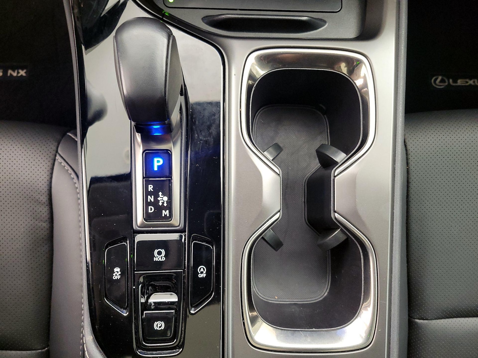 2025 Lexus NX 250 - Photo 18