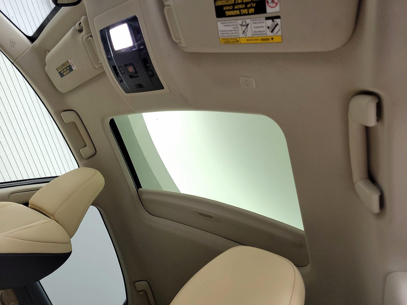Sunroof(s) & Overhead Airbags