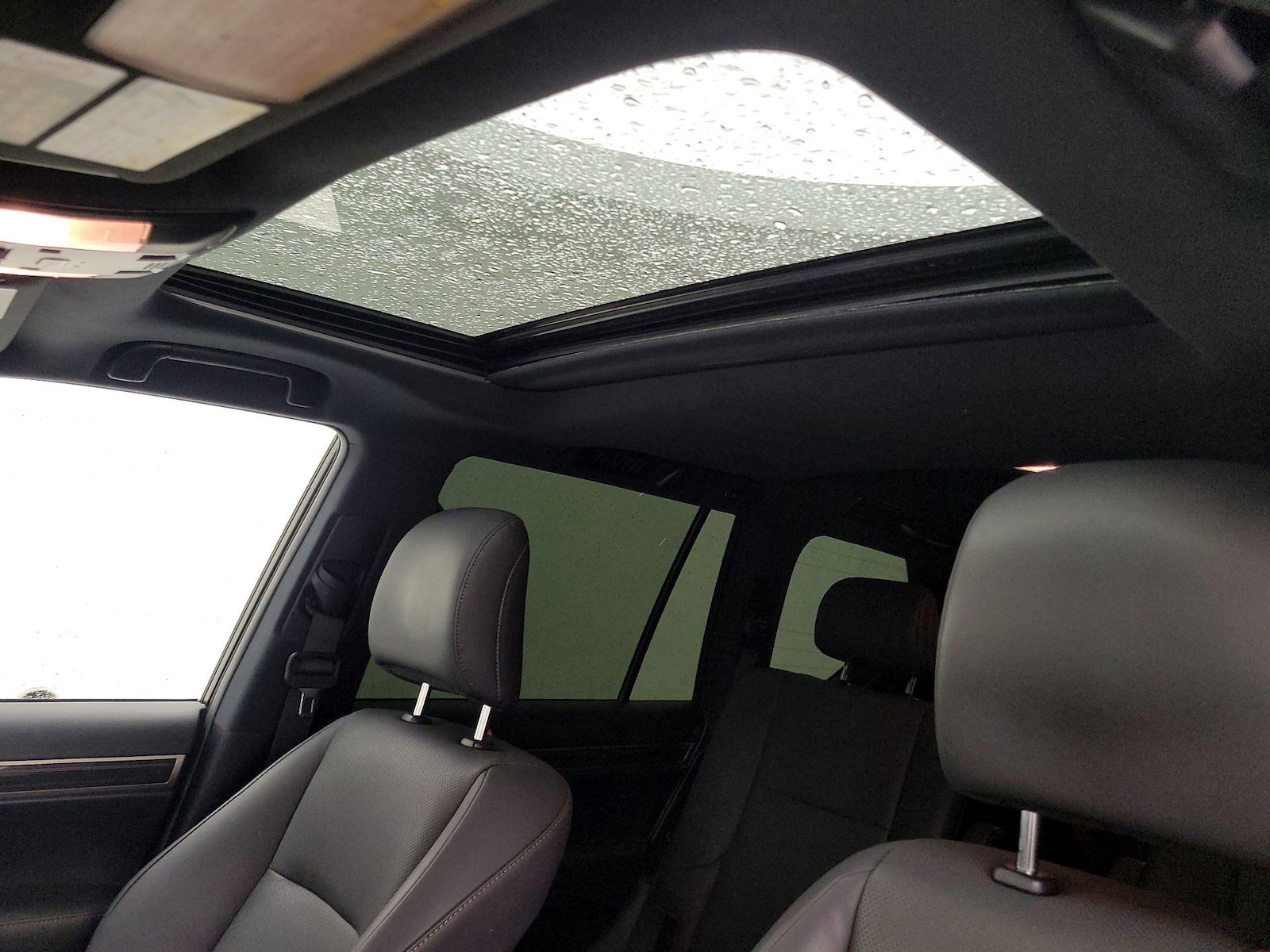 Sunroof(s) & Overhead Airbags