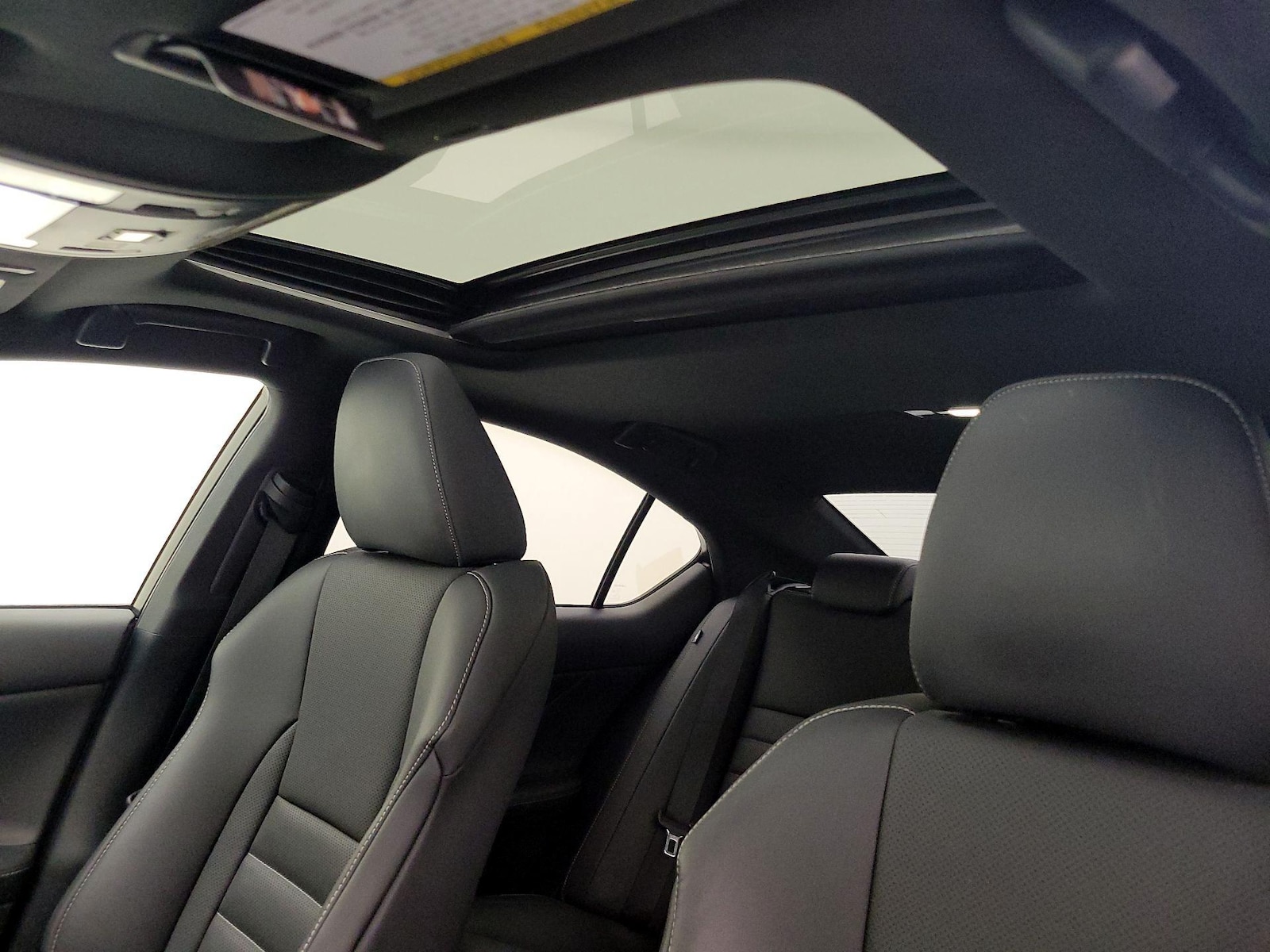 Sunroof(s) & Overhead Airbags
