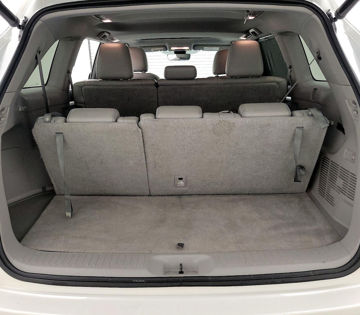Trunk/Cargo (Seats Up)