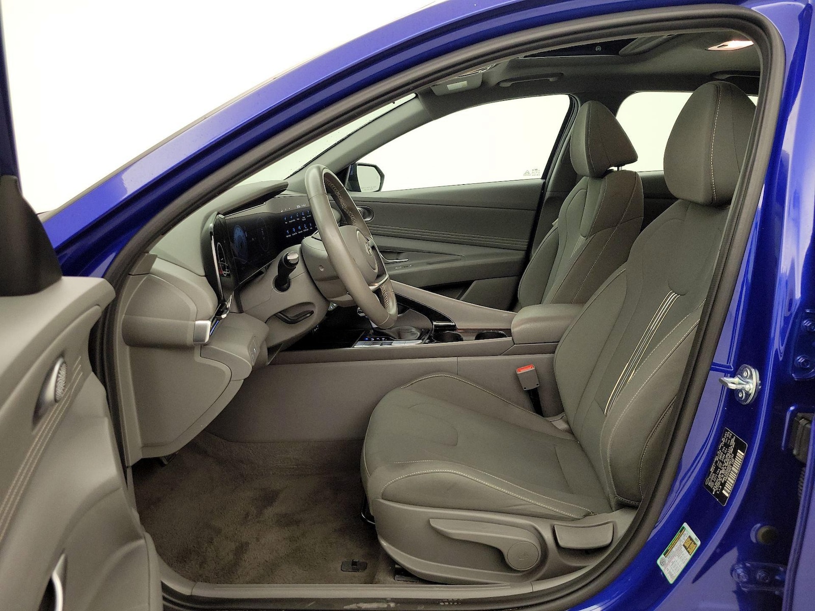 2025 Hyundai Elantra SEL - Photo 12