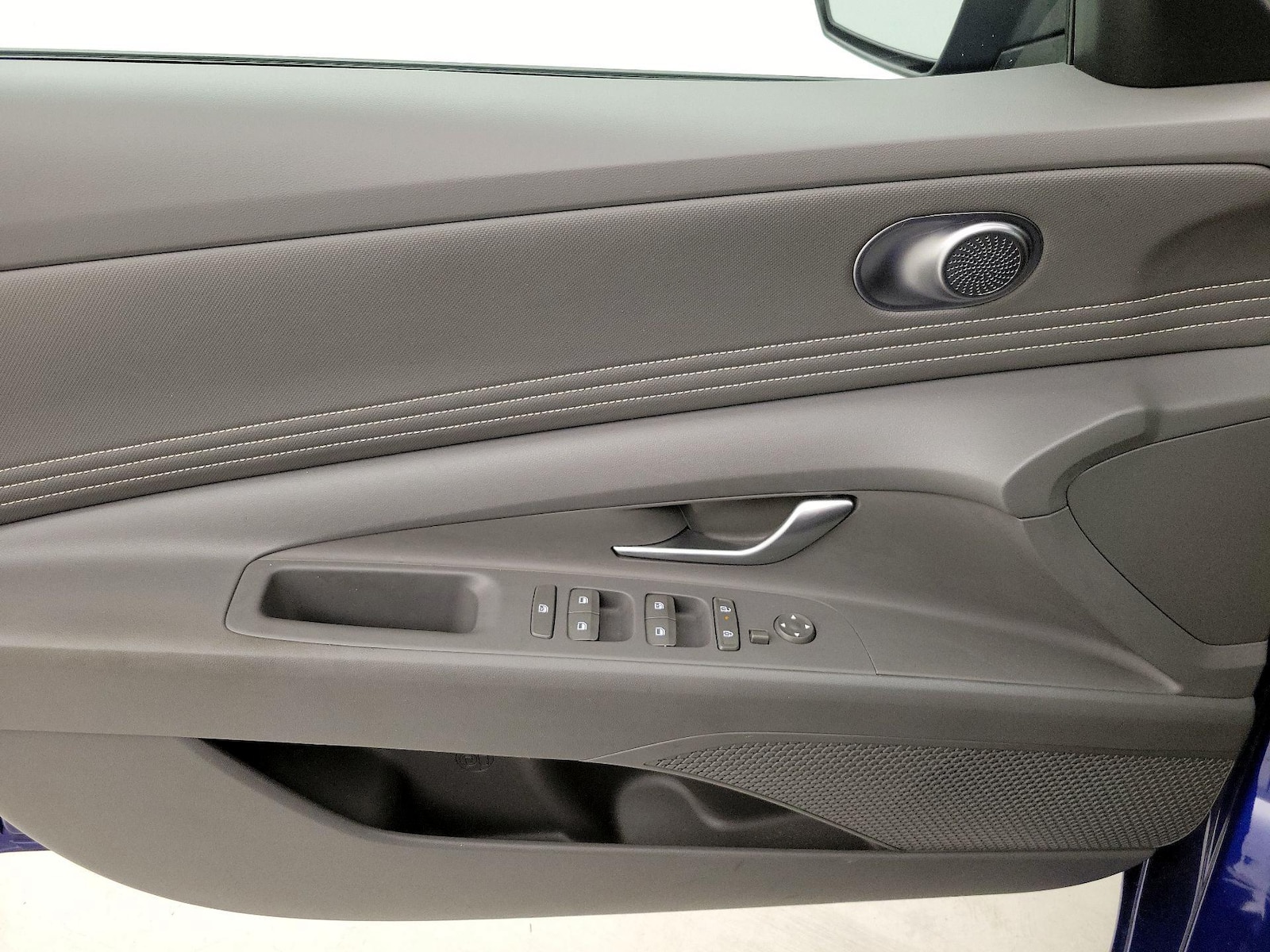 2025 Hyundai Elantra SEL - Photo 13