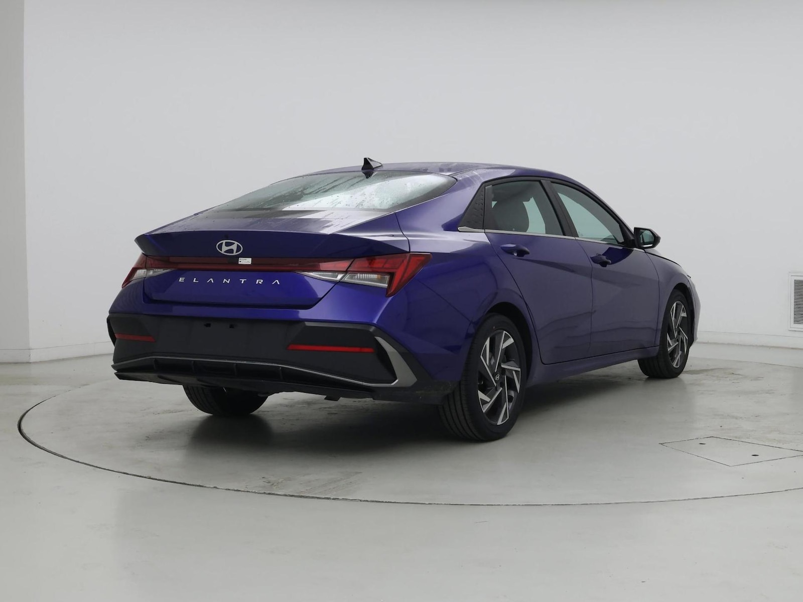 2025 Hyundai Elantra SEL - Photo 9