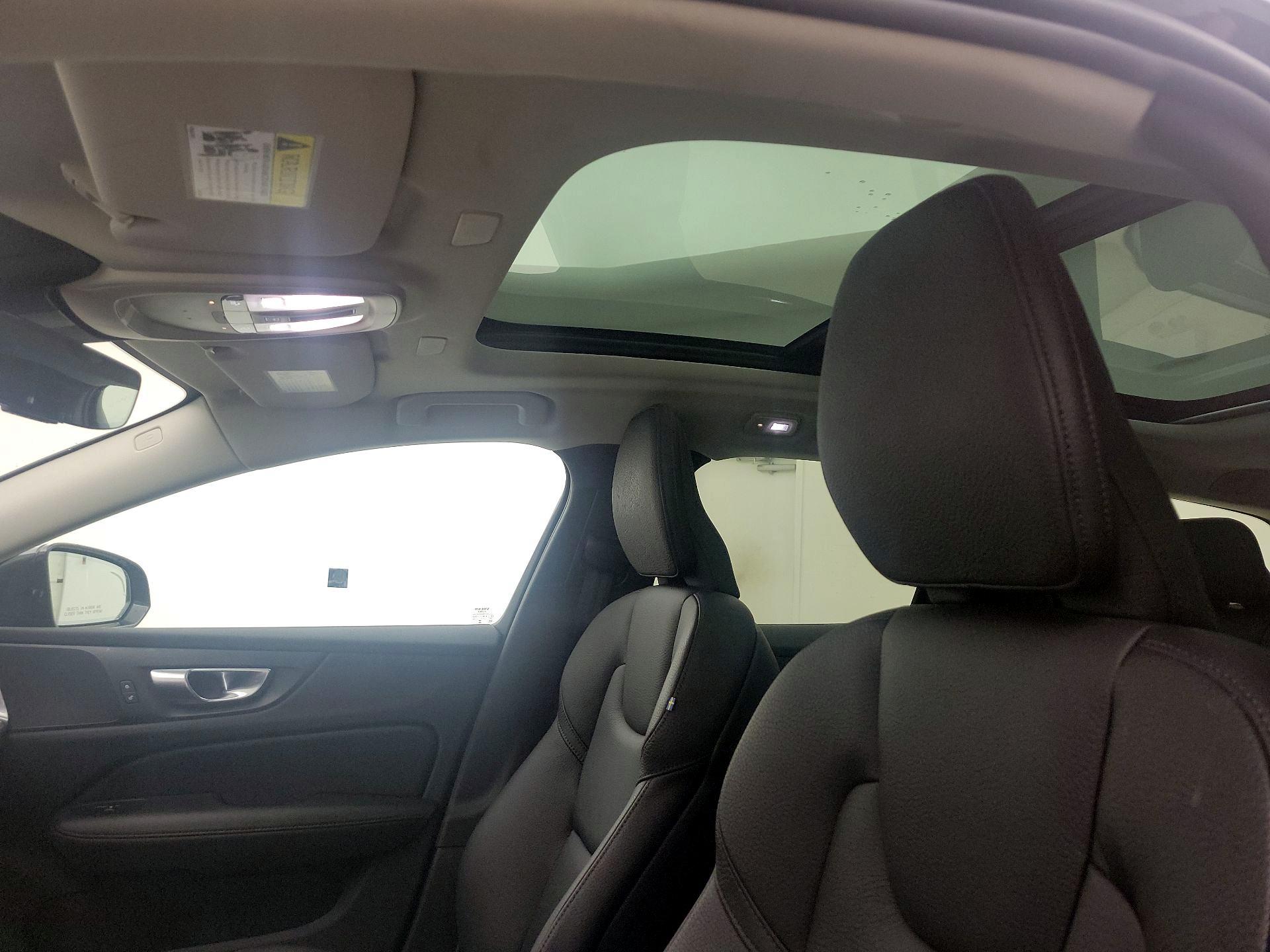 Thumbnail: 2025 Volvo S60 - 20