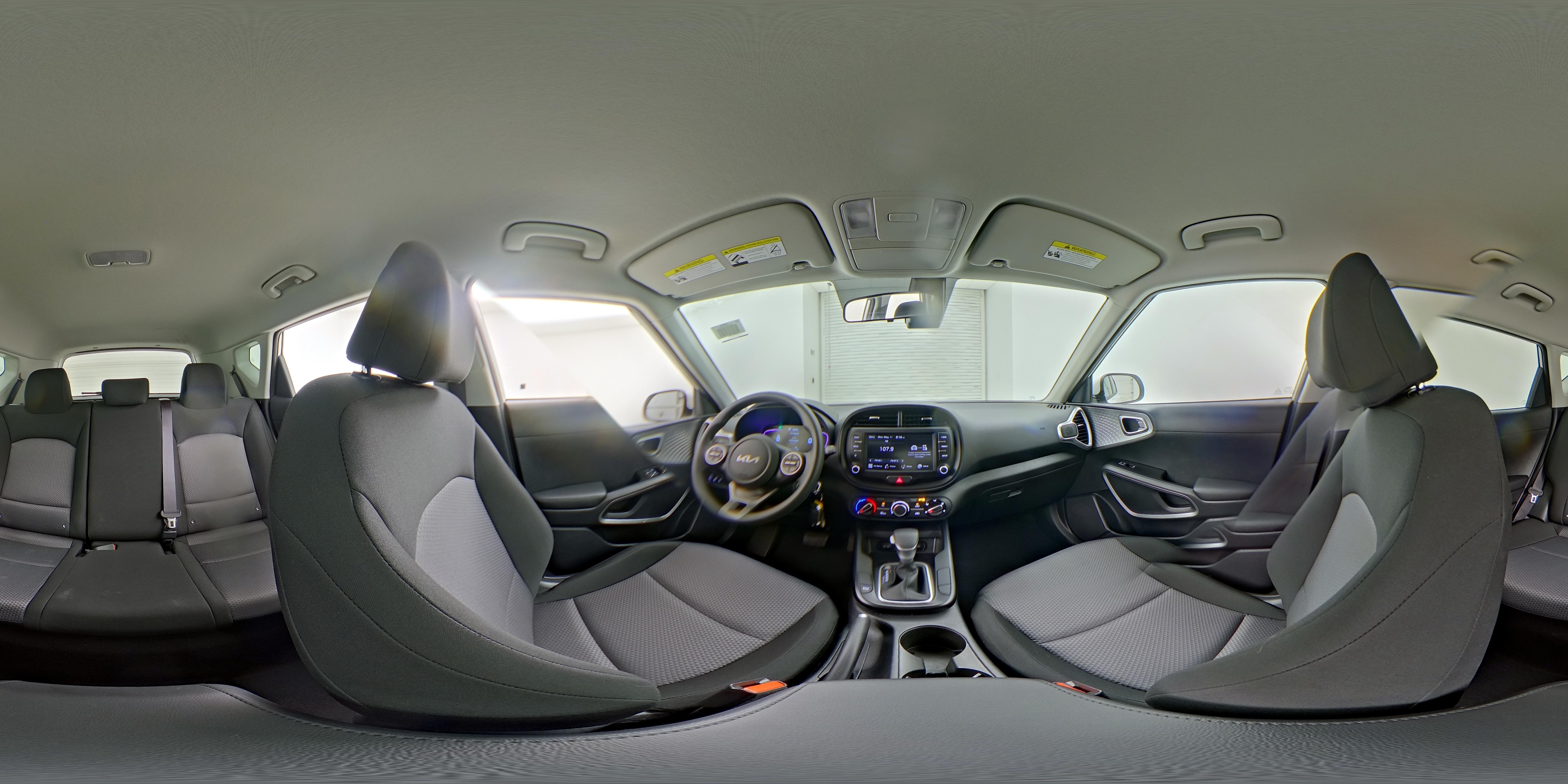 2025 Kia Soul LX - Photo 25