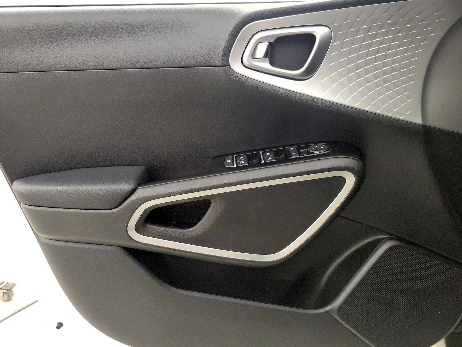 2025 Kia Soul LX - Photo 13