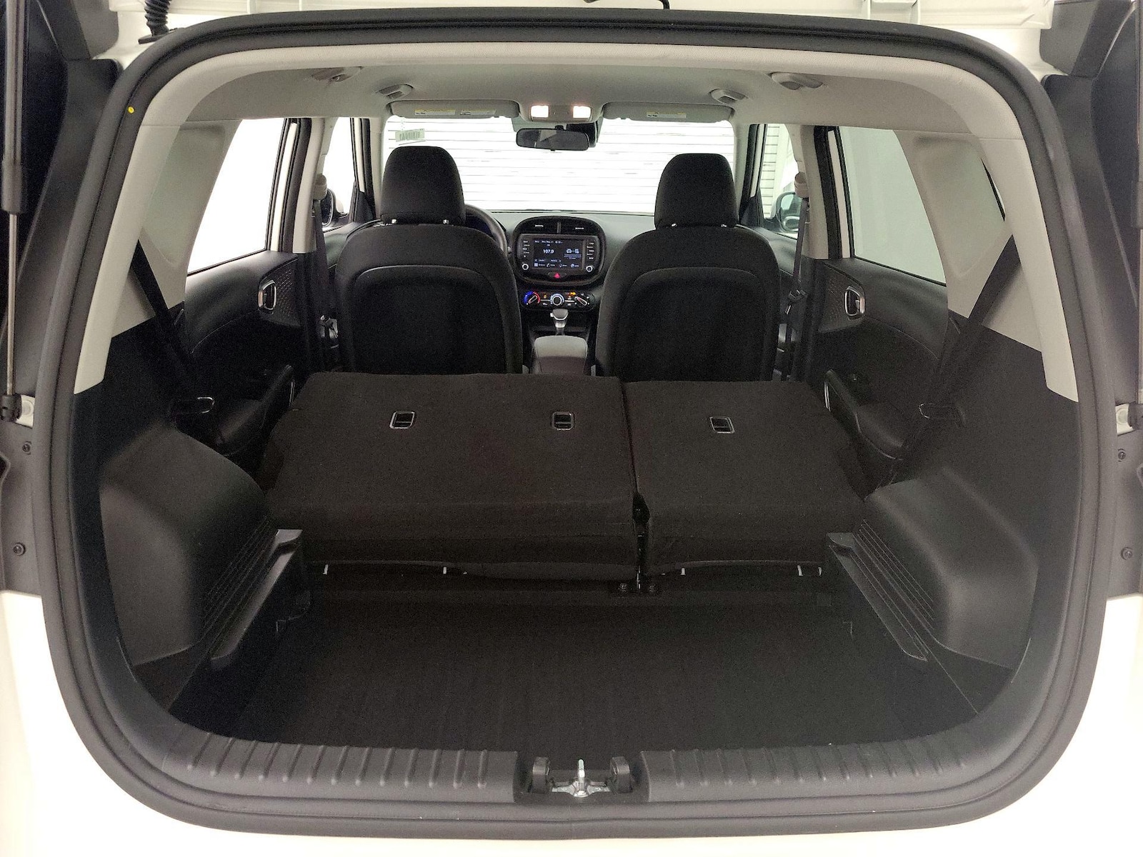 2025 Kia Soul LX - Photo 22