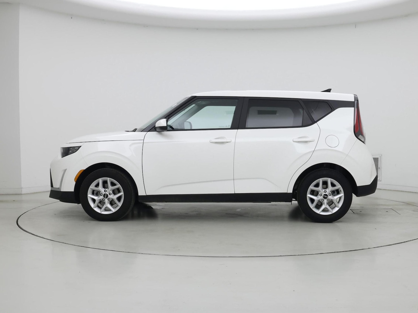 2025 Kia Soul LX - Photo 4