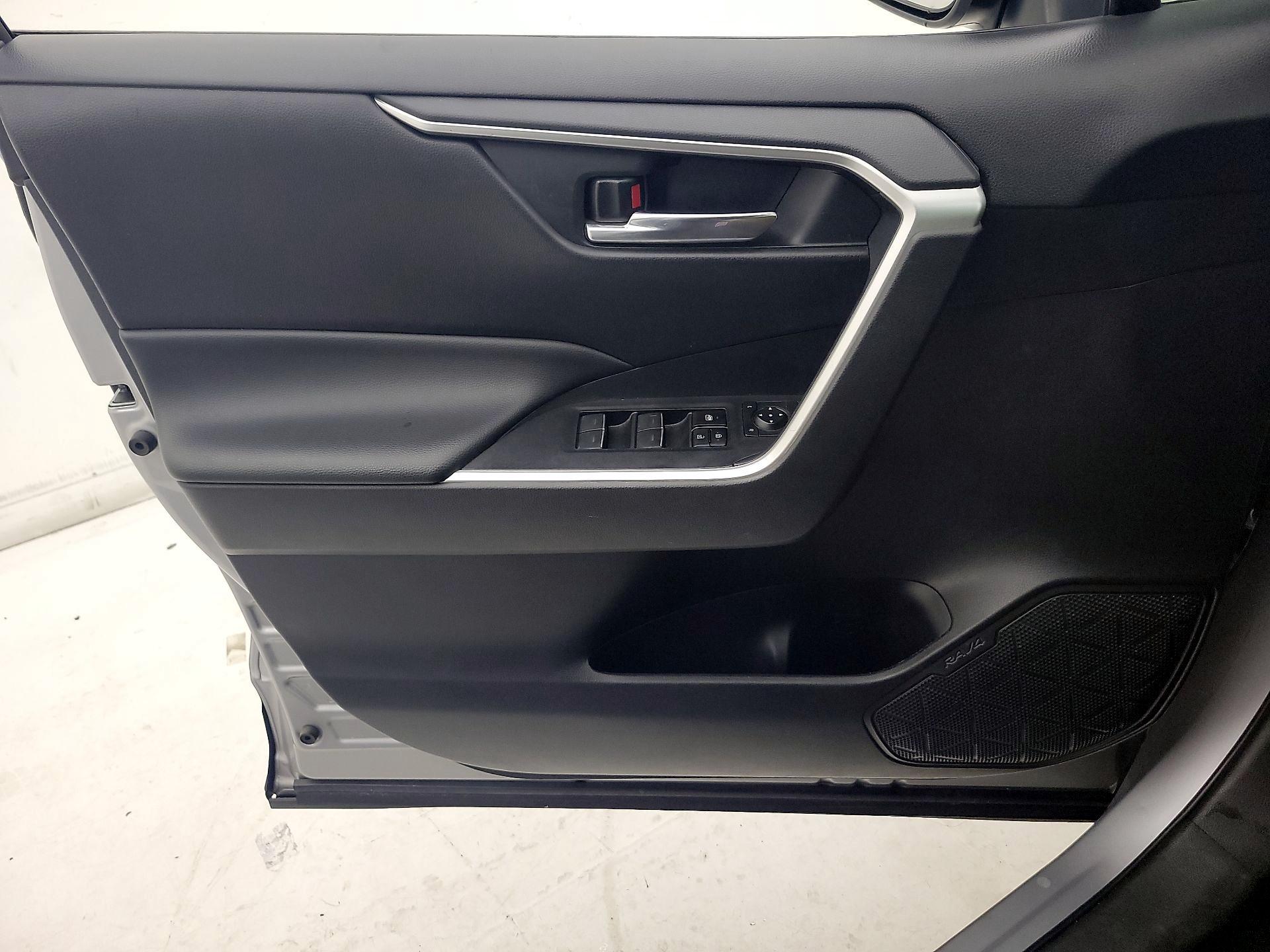 Thumbnail: 2023 Toyota RAV4 - 12