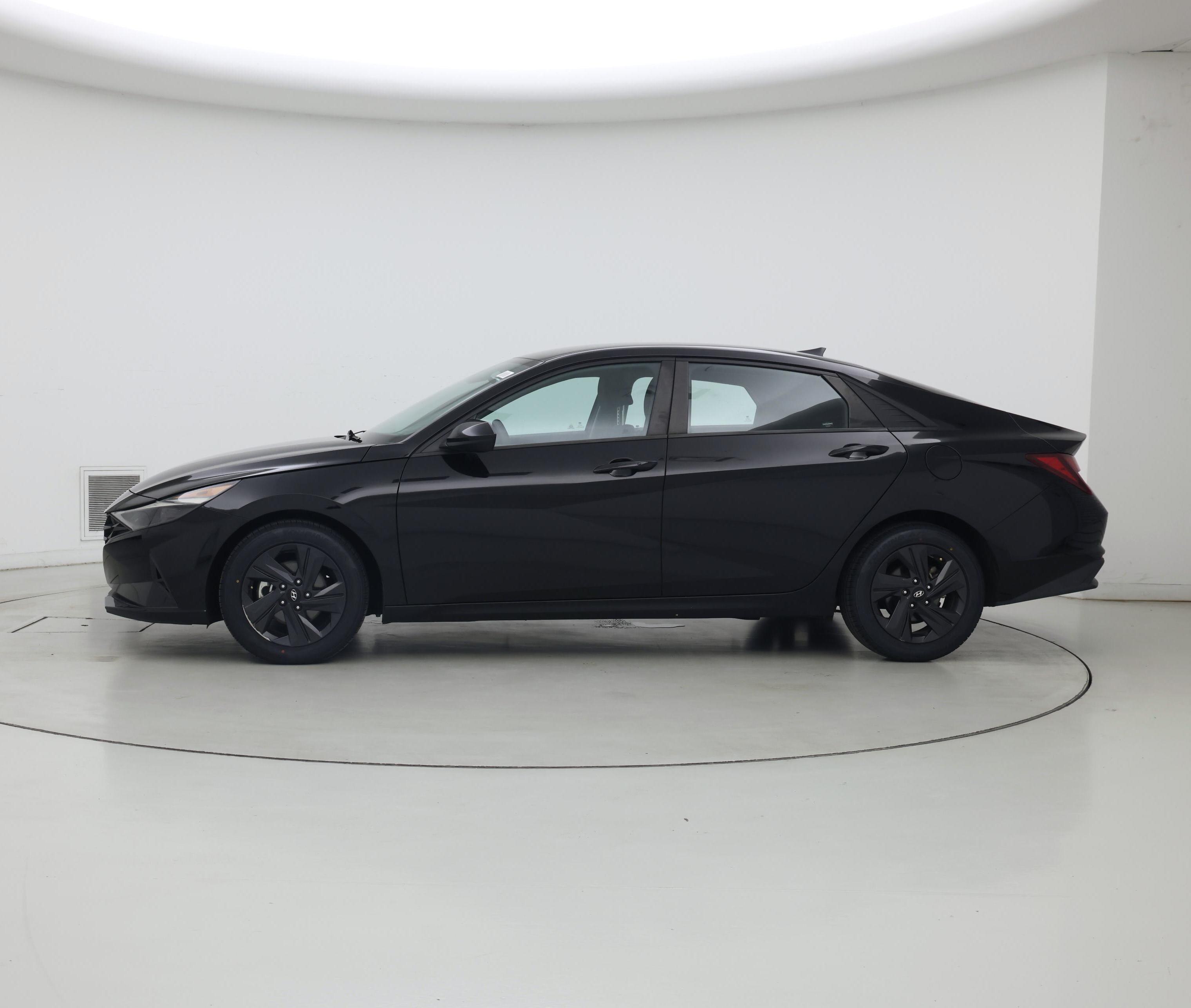 Thumbnail: 2022 Hyundai Elantra - 3