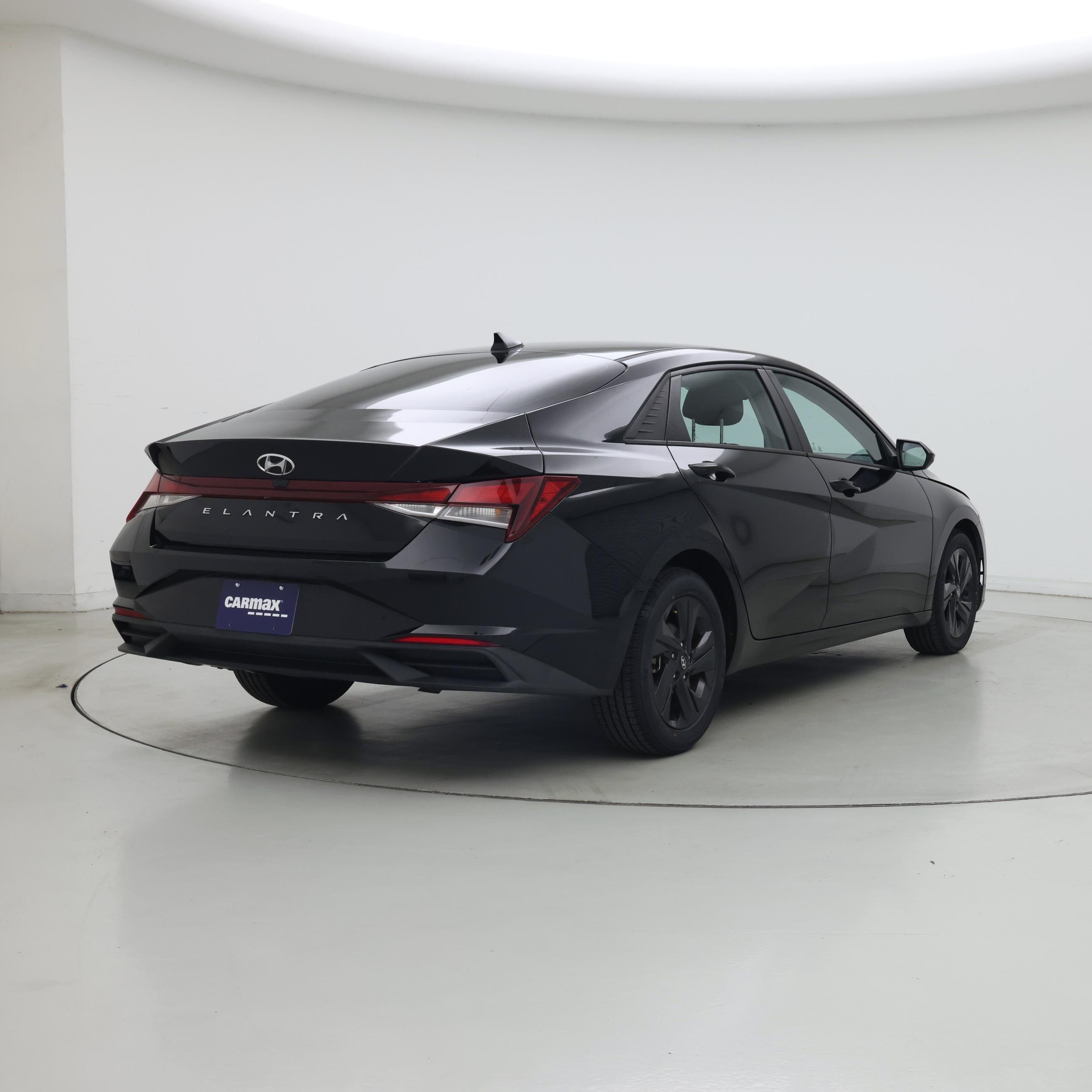 Thumbnail: 2022 Hyundai Elantra - 8