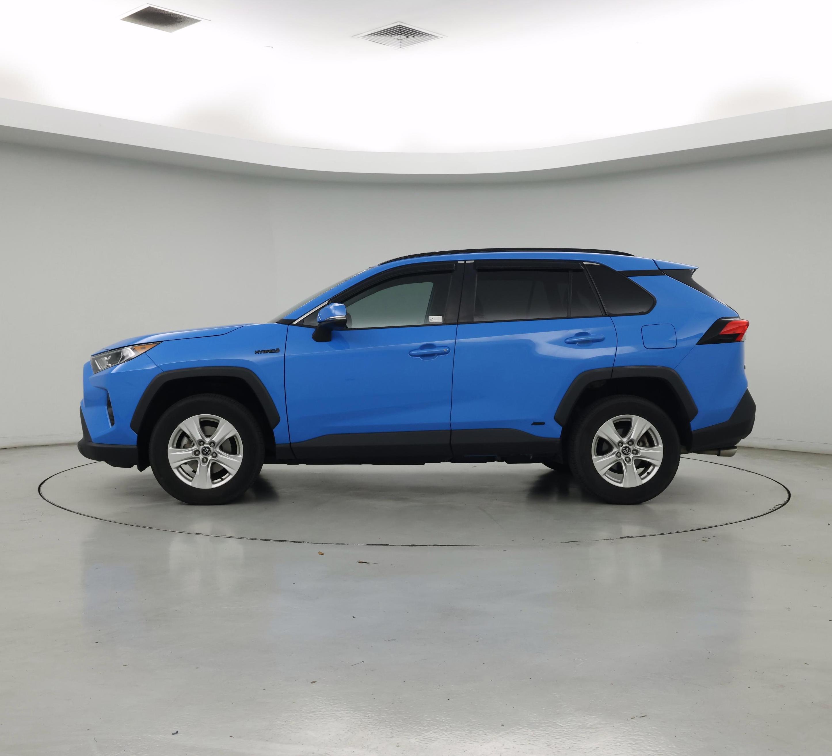 Thumbnail: 2020 Toyota RAV4 - 3