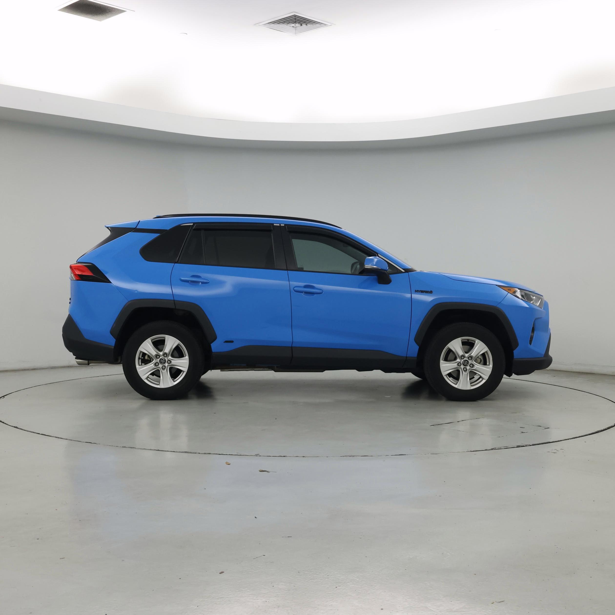 Thumbnail: 2020 Toyota RAV4 - 7