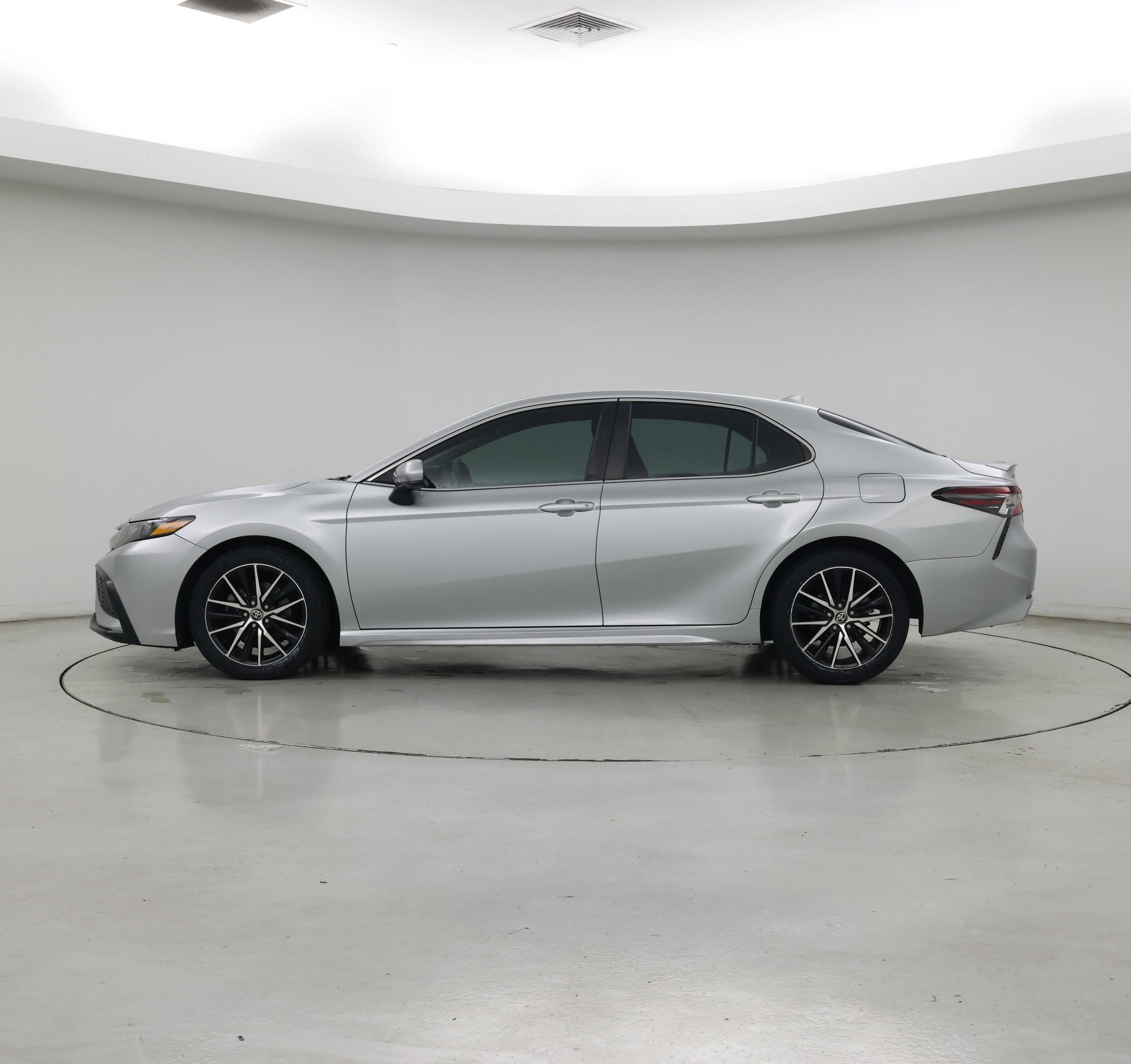 Thumbnail: 2021 Toyota Camry - 3