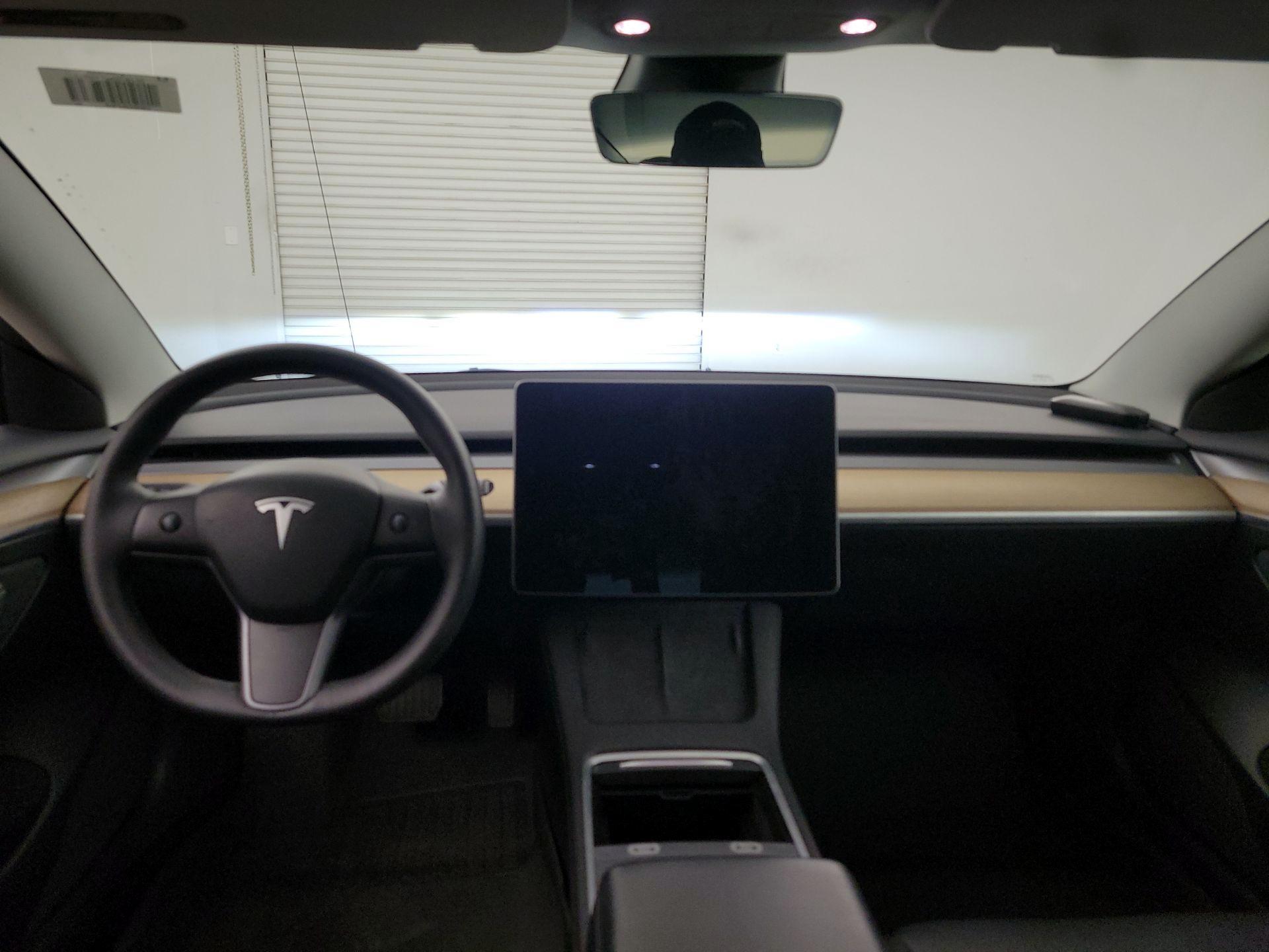 Thumbnail: 2023 Tesla Model 3 - 9