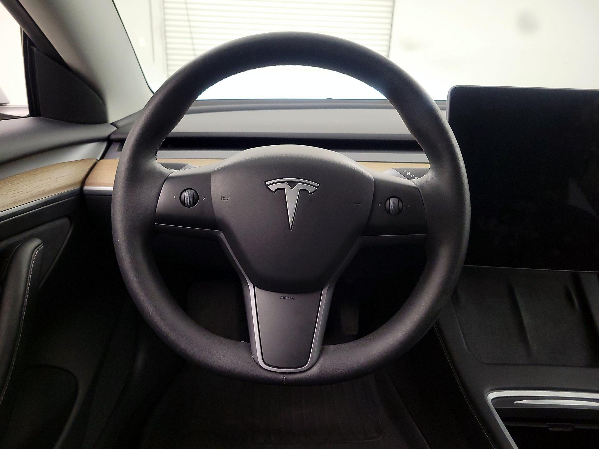 Thumbnail: 2023 Tesla Model 3 - 10