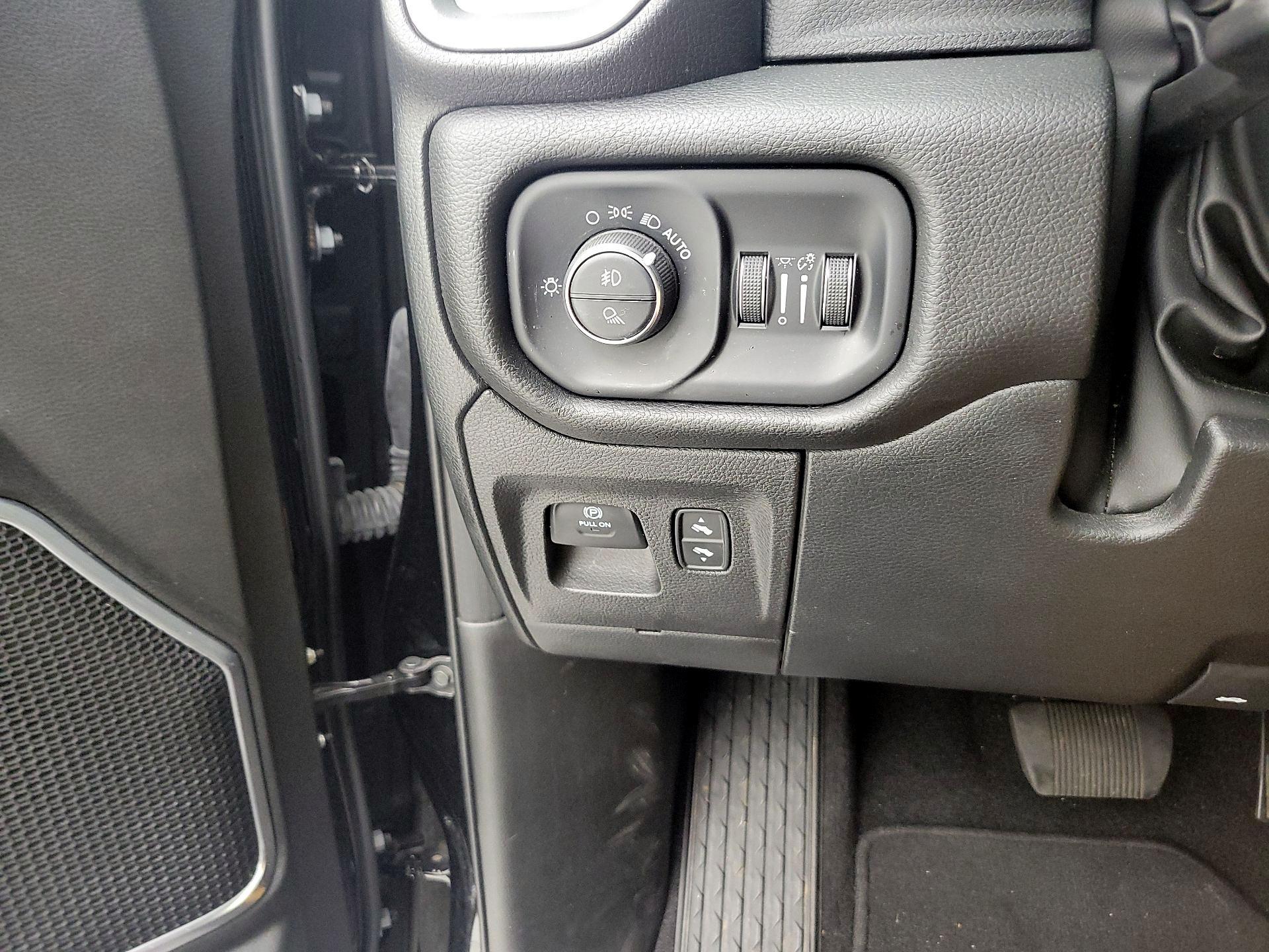 Thumbnail: 2025 RAM 1500 - 13