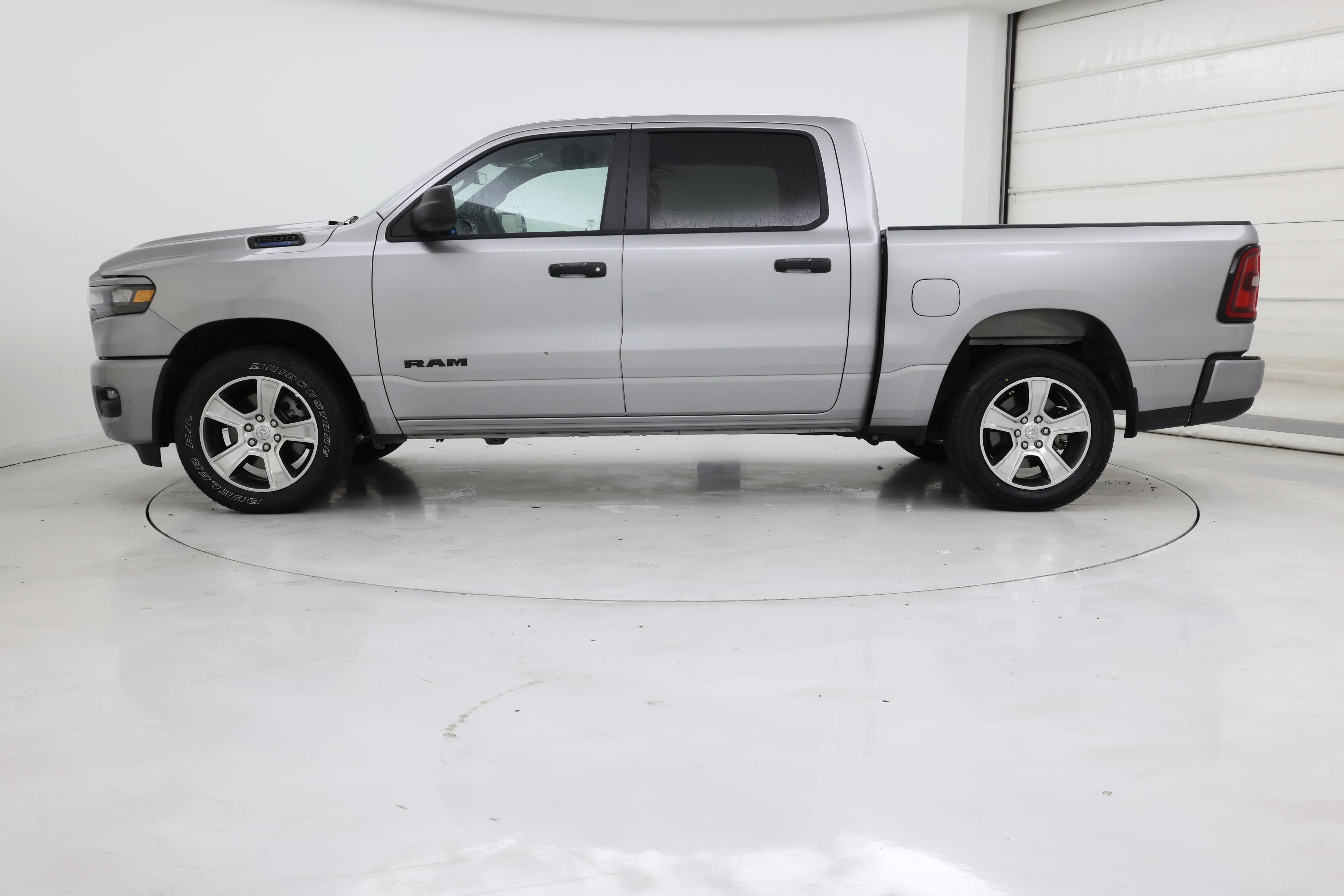 Thumbnail: 2025 RAM 1500 - 3
