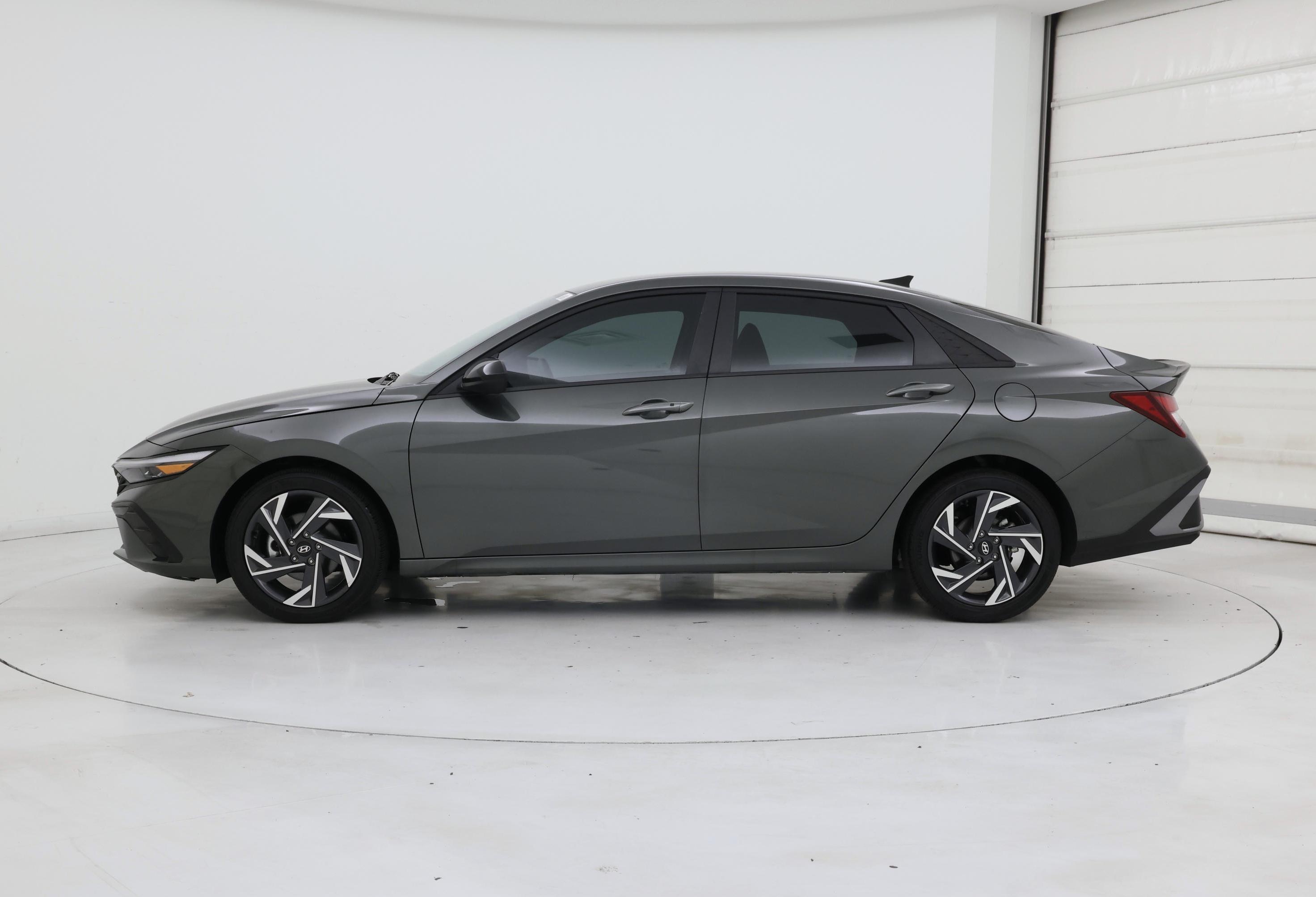Thumbnail: 2025 Hyundai Elantra - 3