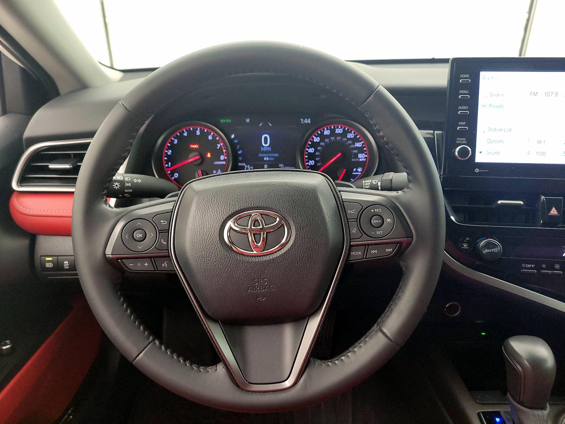 Thumbnail: 2022 Toyota Camry - 10