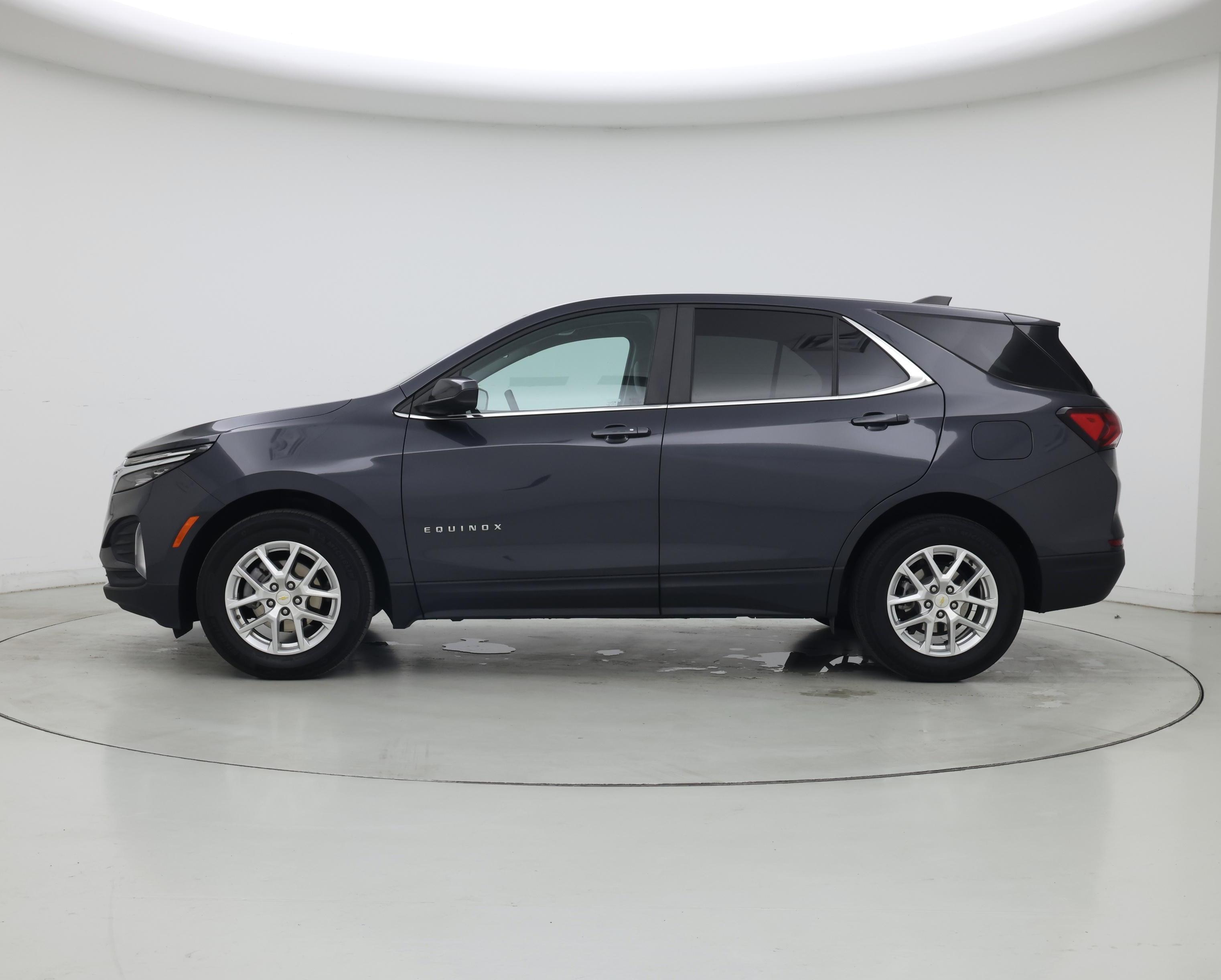Thumbnail: 2022 Chevrolet Equinox - 3