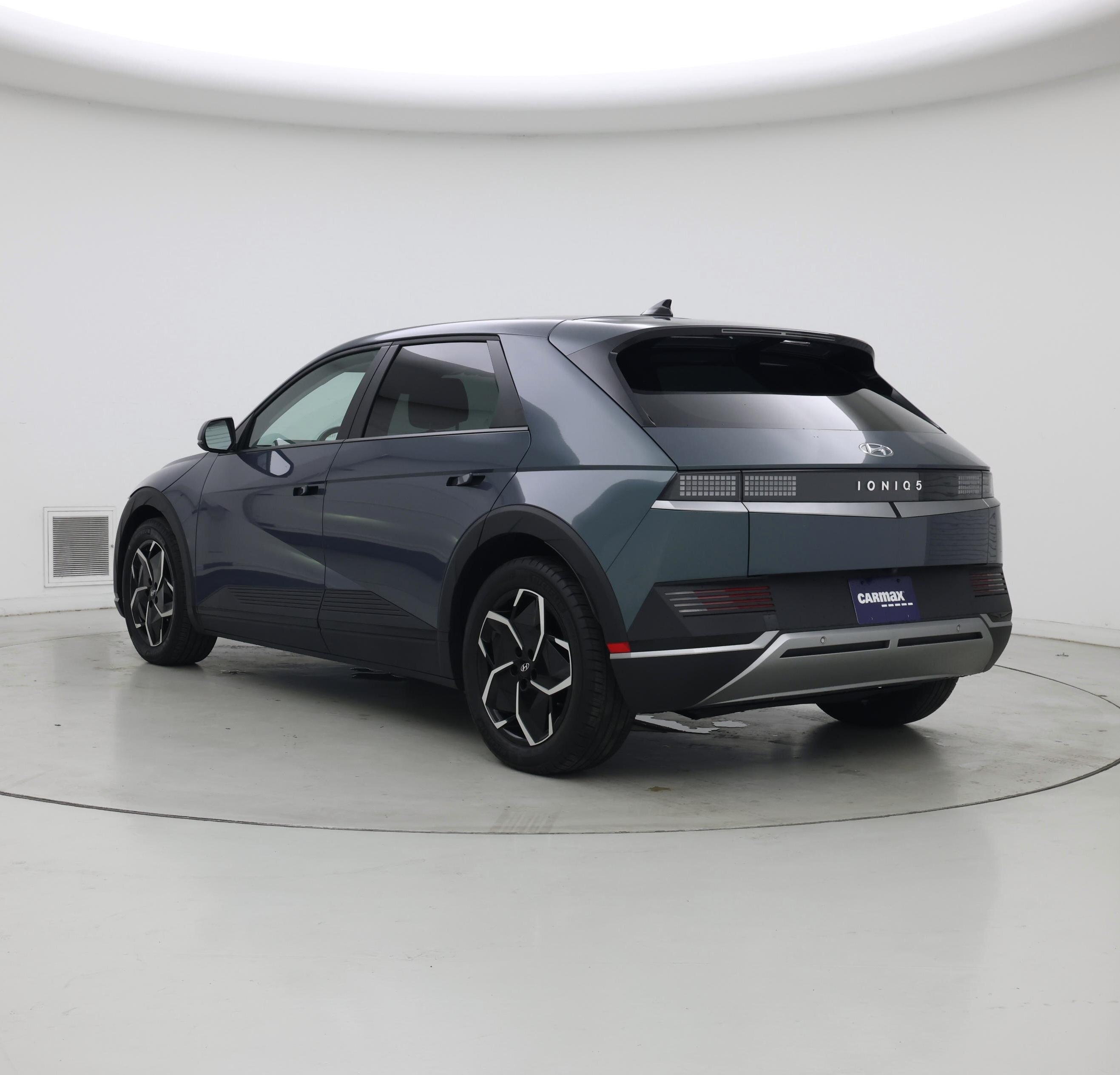 Thumbnail: 2023 Hyundai Ioniq 5 - 2