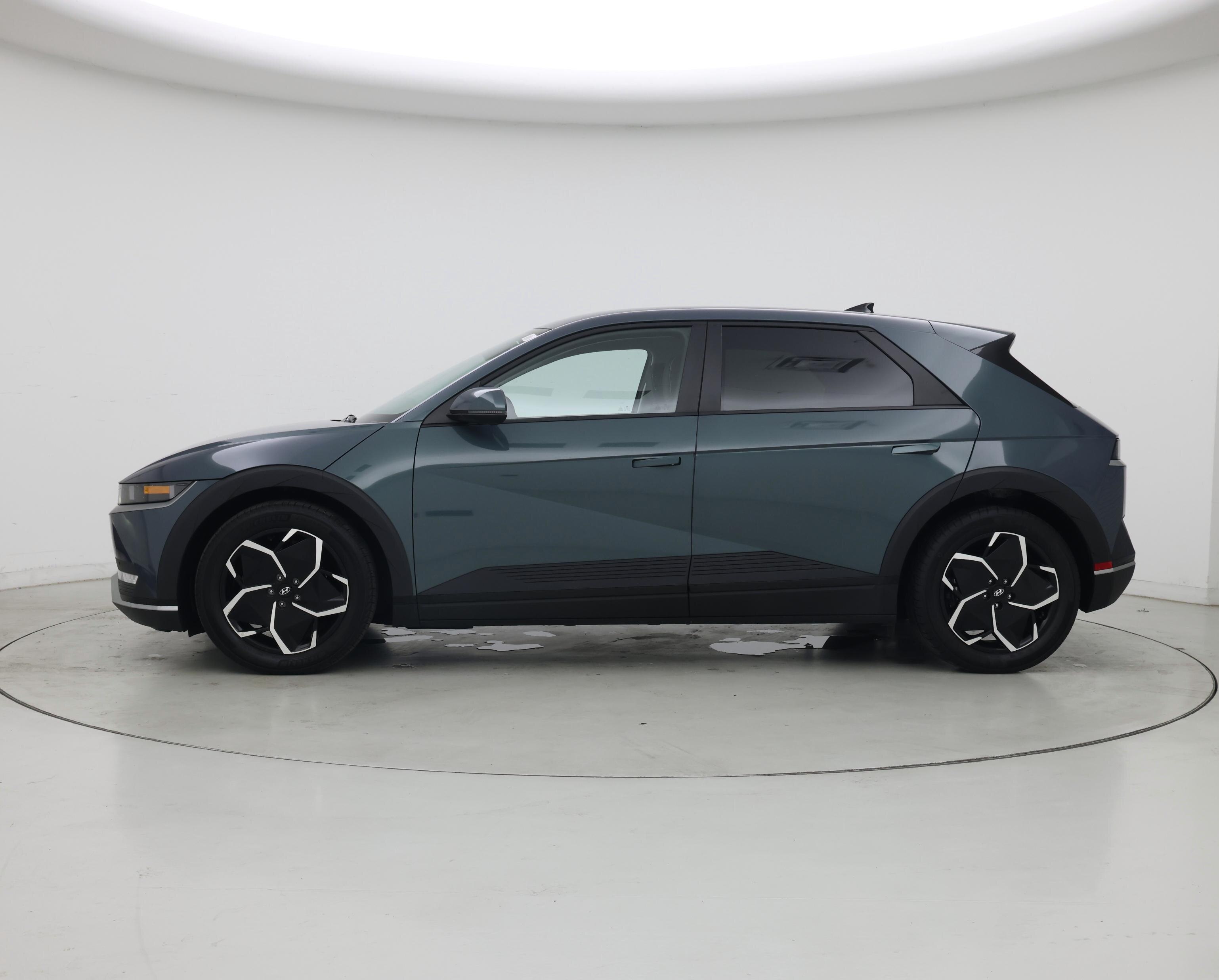 Thumbnail: 2023 Hyundai Ioniq 5 - 3