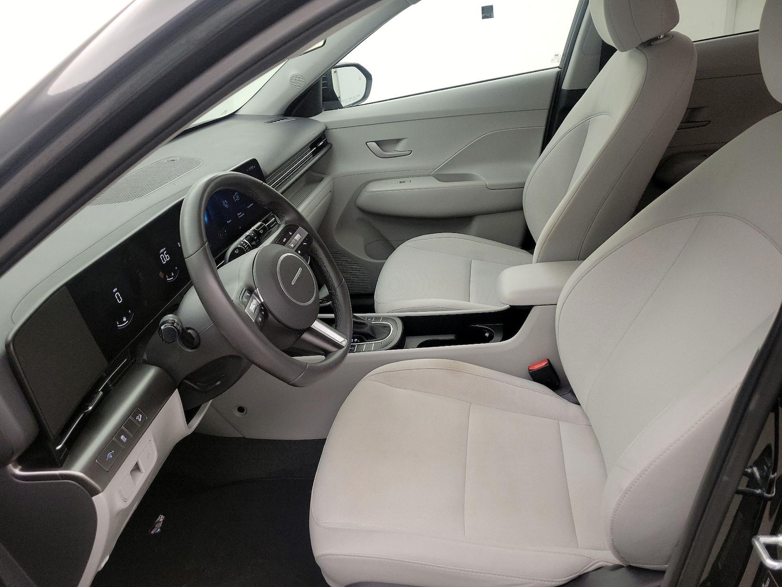 2025 Hyundai Kona SEL - Photo 12