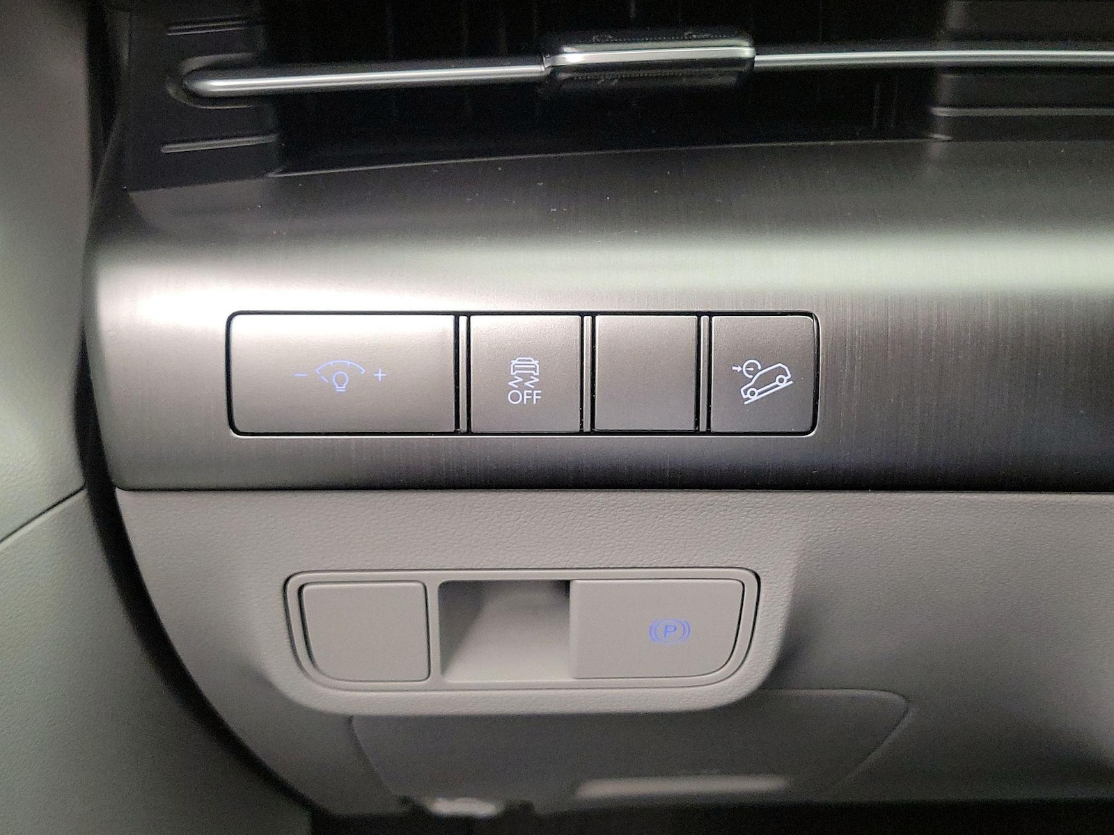 2025 Hyundai Kona SEL - Photo 14