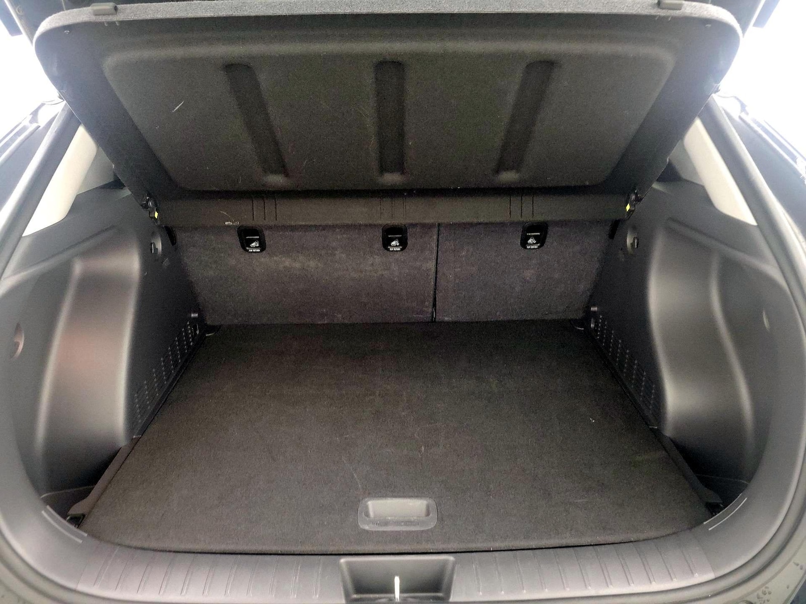 2025 Hyundai Kona SEL - Photo 21
