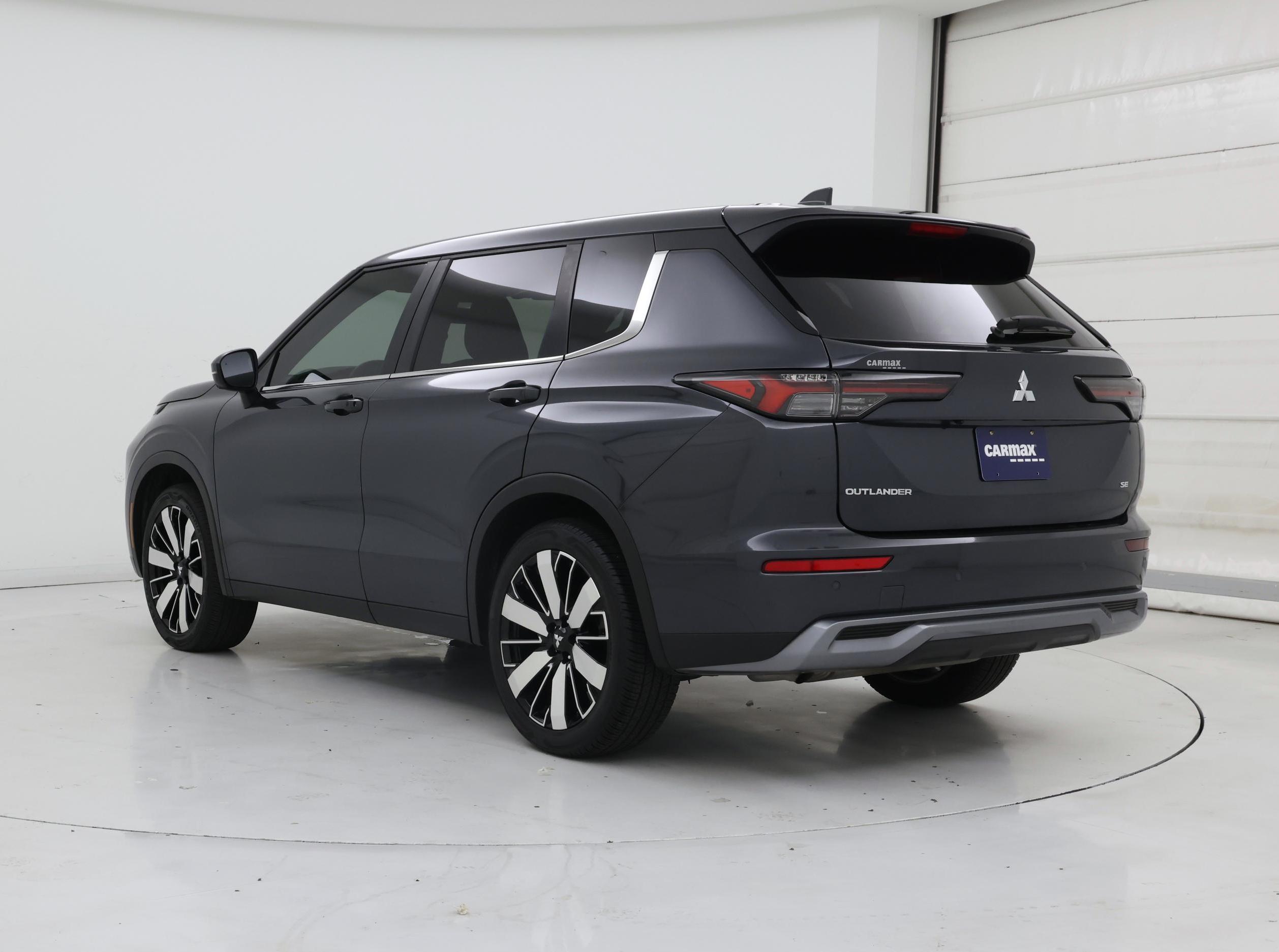 Thumbnail: 2025 Mitsubishi Outlander - 2