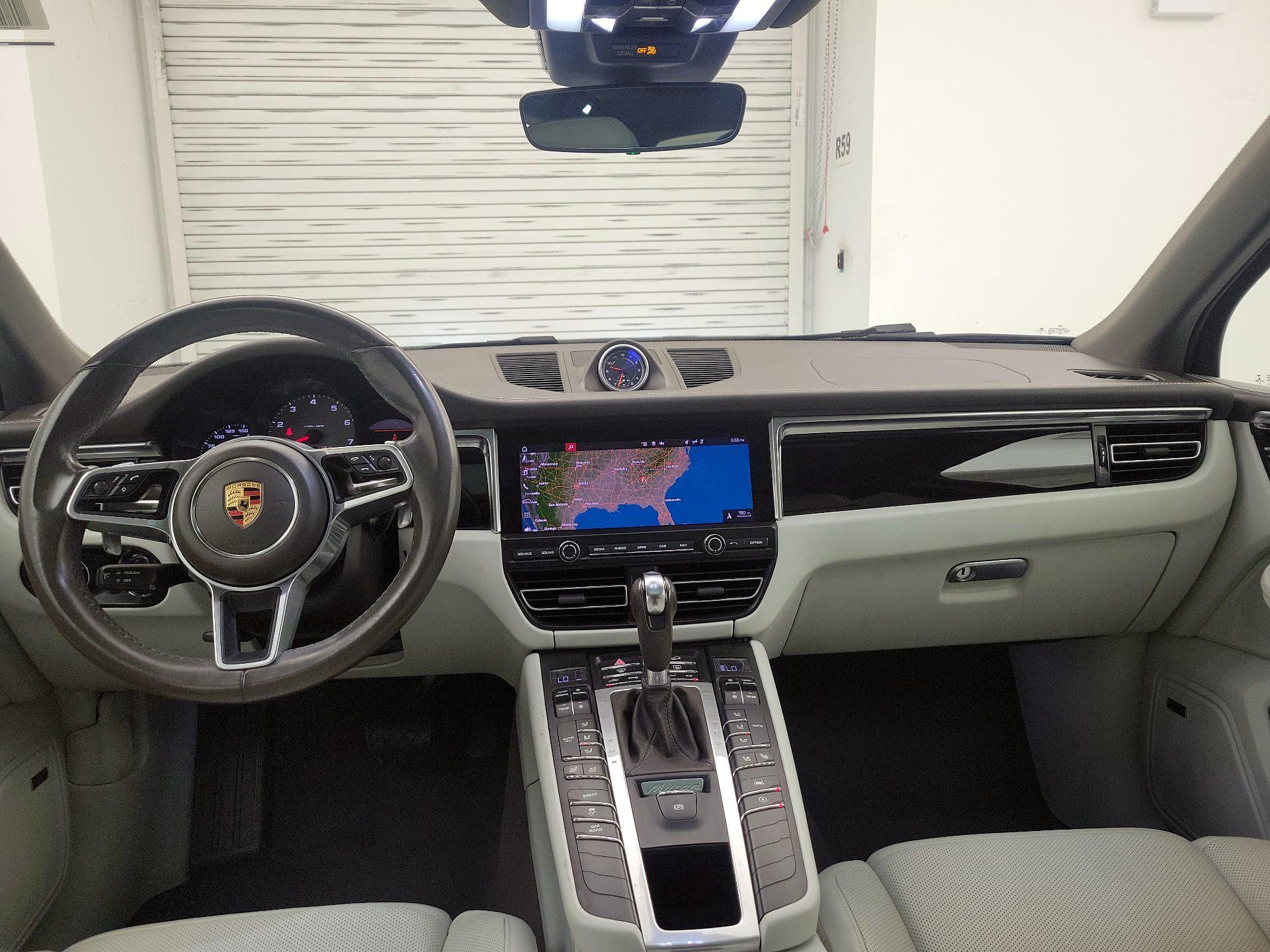 Thumbnail: 2021 Porsche Macan - 9
