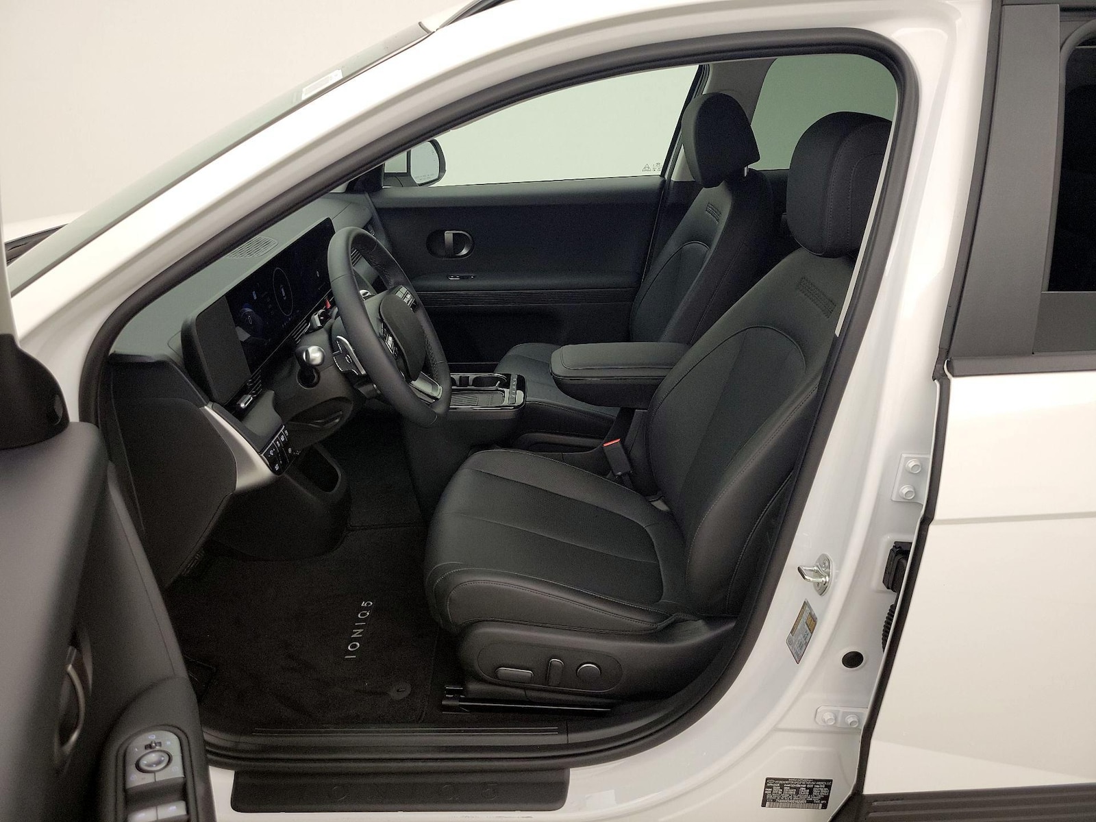 2025 Hyundai IONIQ 5 SEL - Photo 12