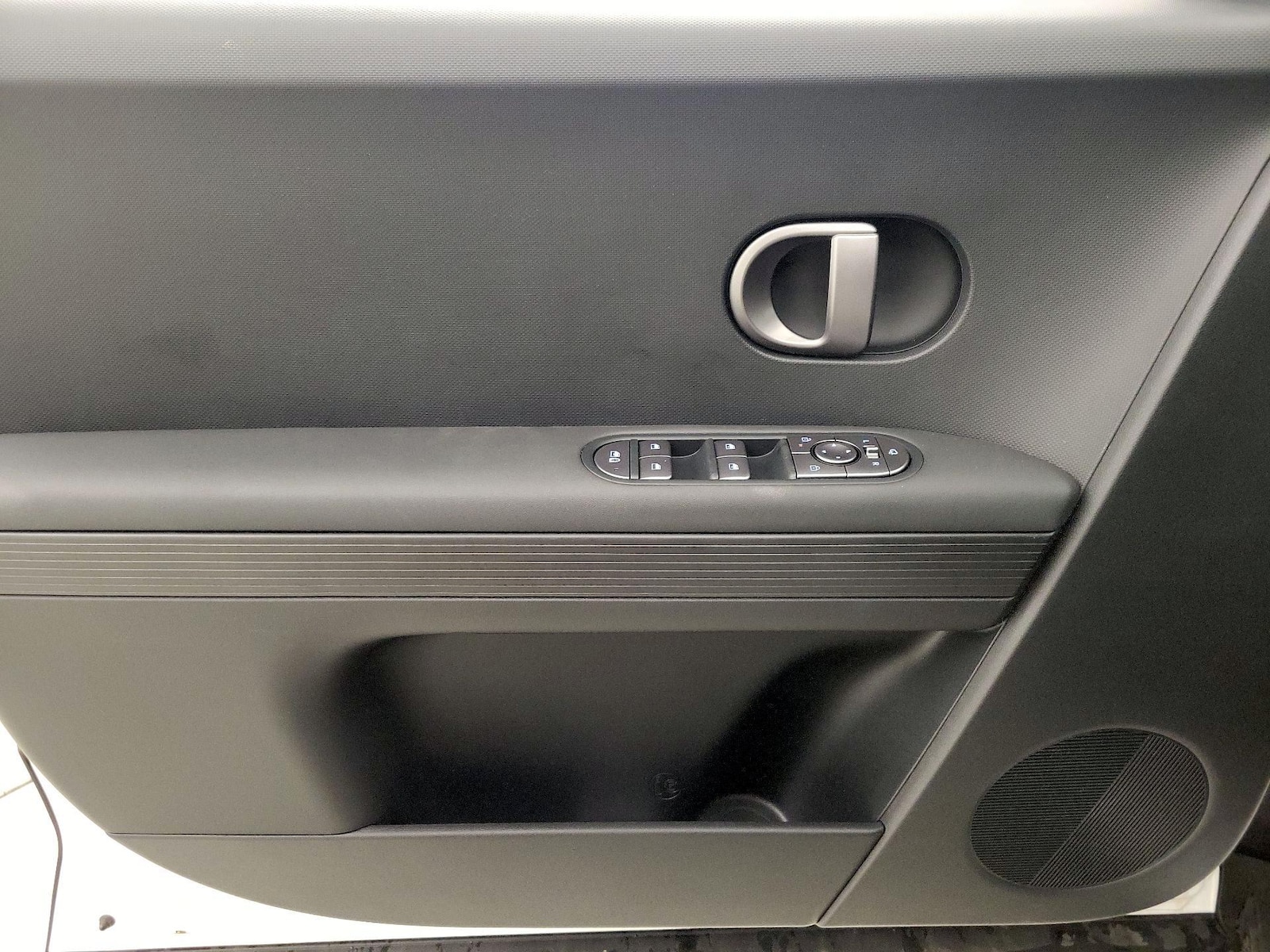 2025 Hyundai IONIQ 5 SEL - Photo 13