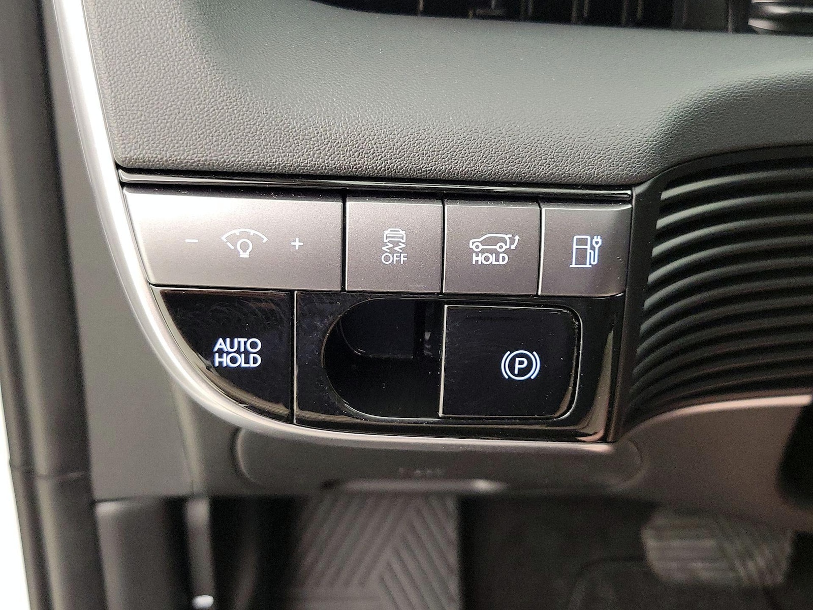2025 Hyundai IONIQ 5 SEL - Photo 14
