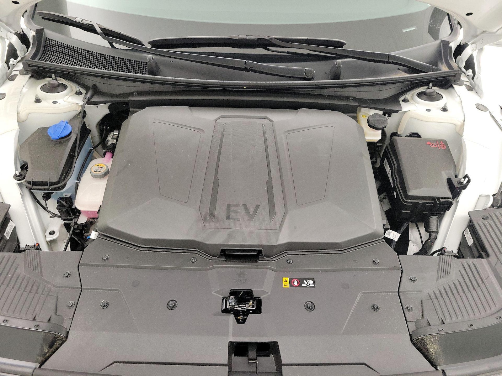 2025 Hyundai IONIQ 5 SEL - Photo 24